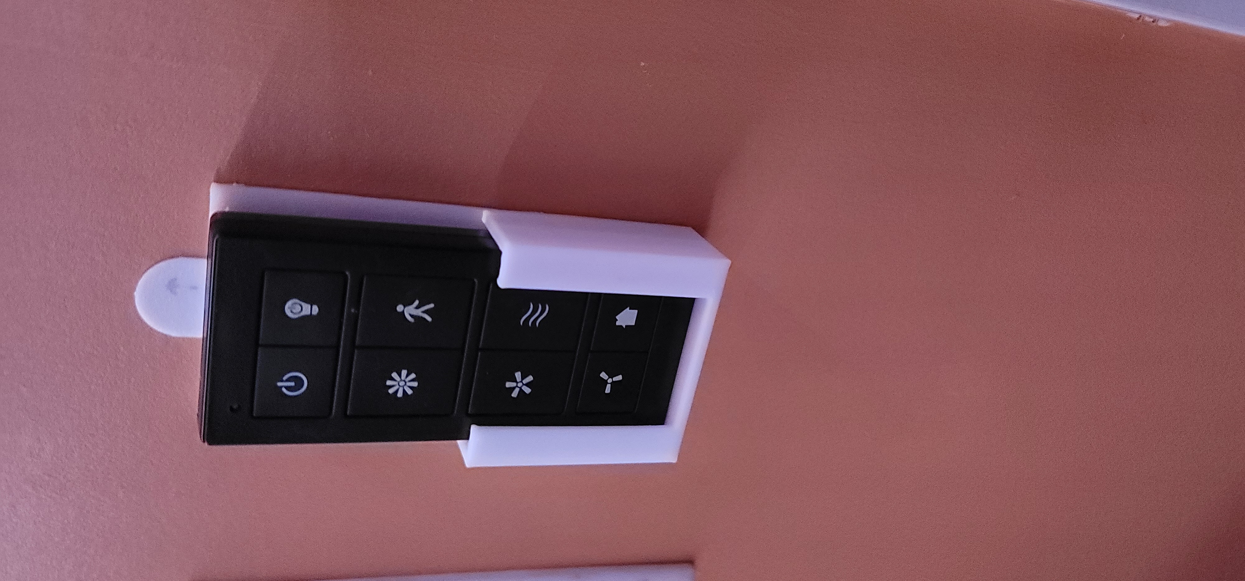 Miniatura 2 do modelo 3D Ceiling fan remote holder