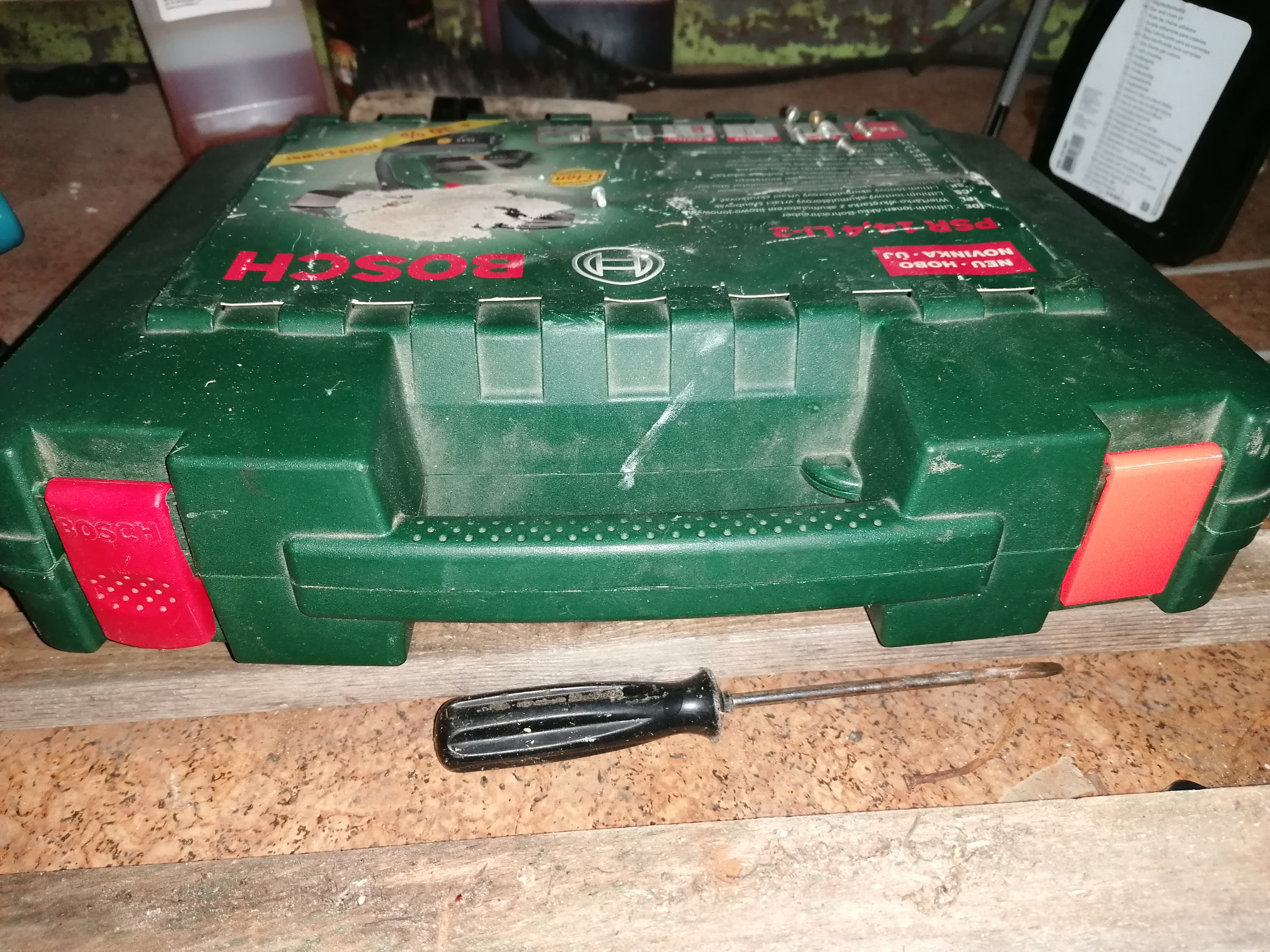 Bosh case lock clip