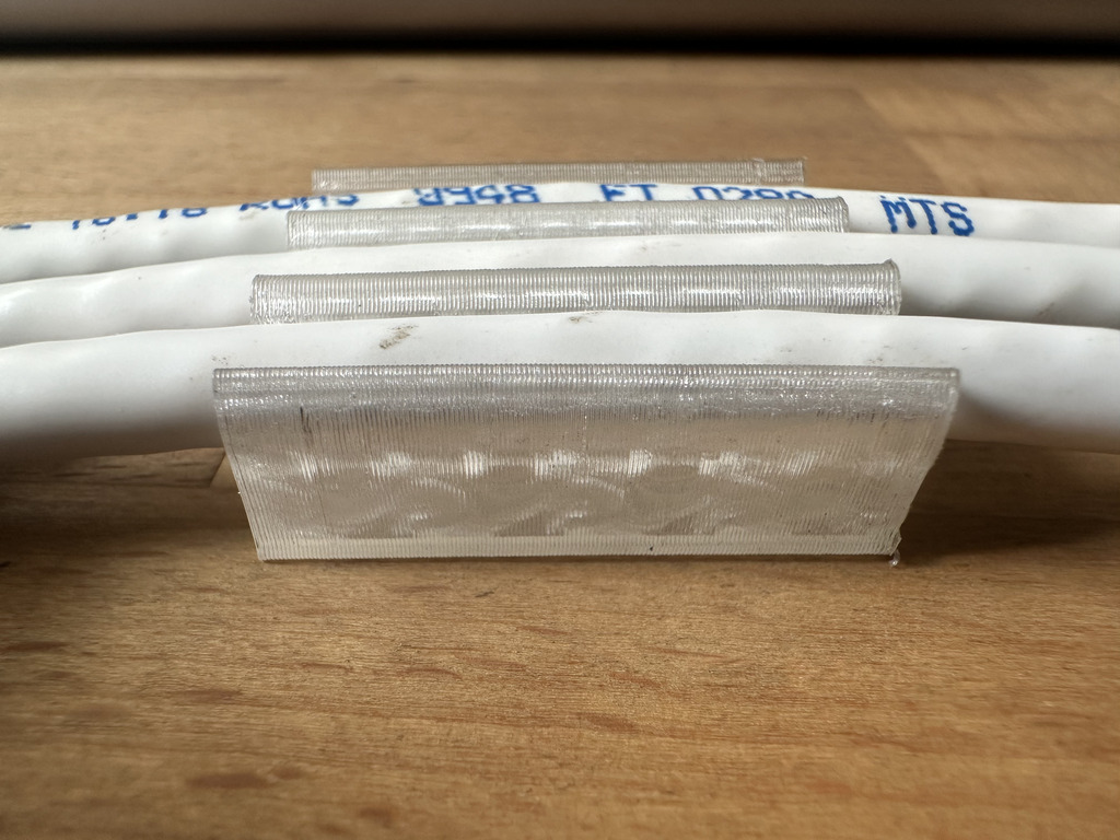 Multiple cable clip