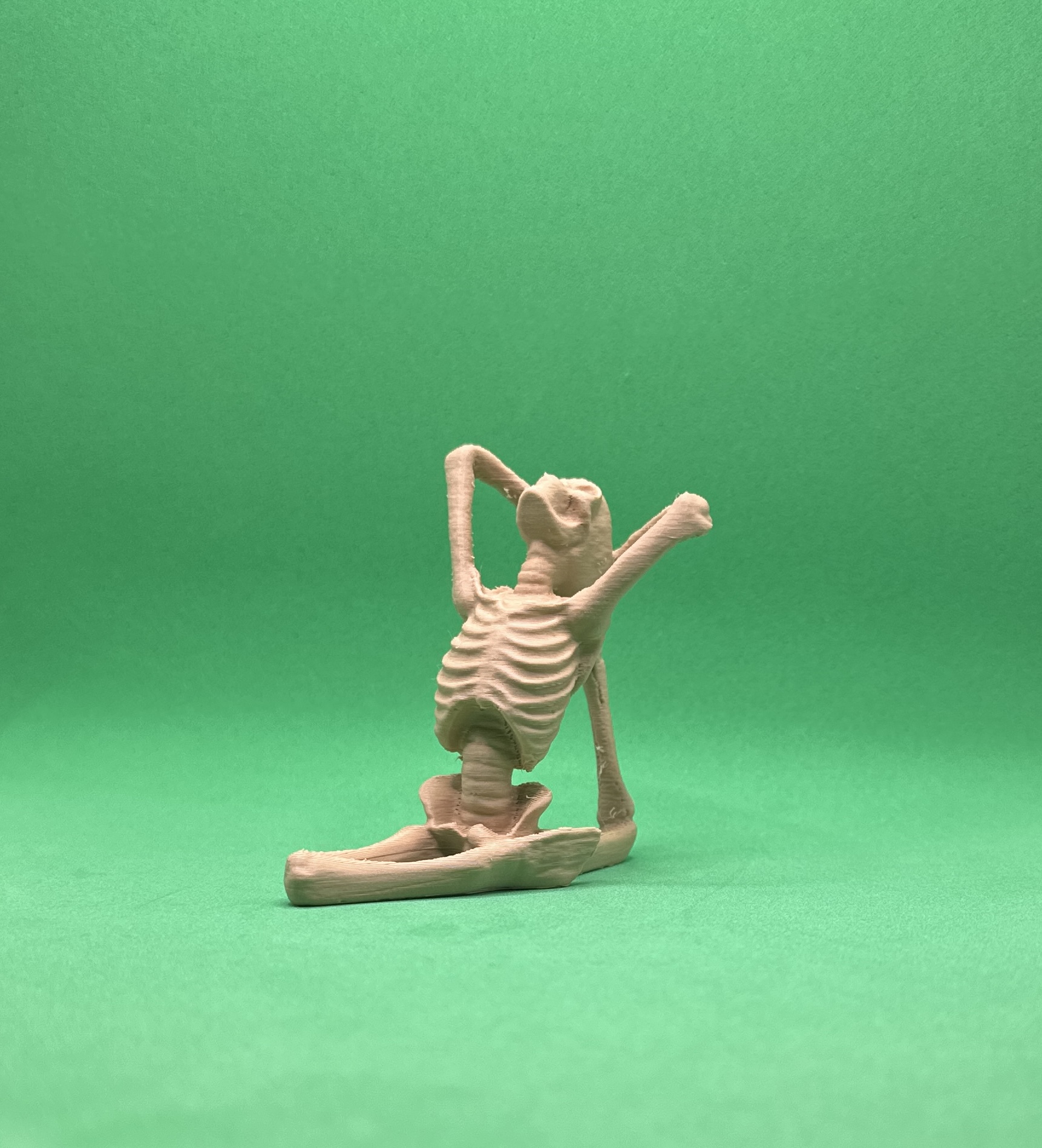 Yoga Yapan Üç İskelet (Sadece Plastik Aparattır!!!)