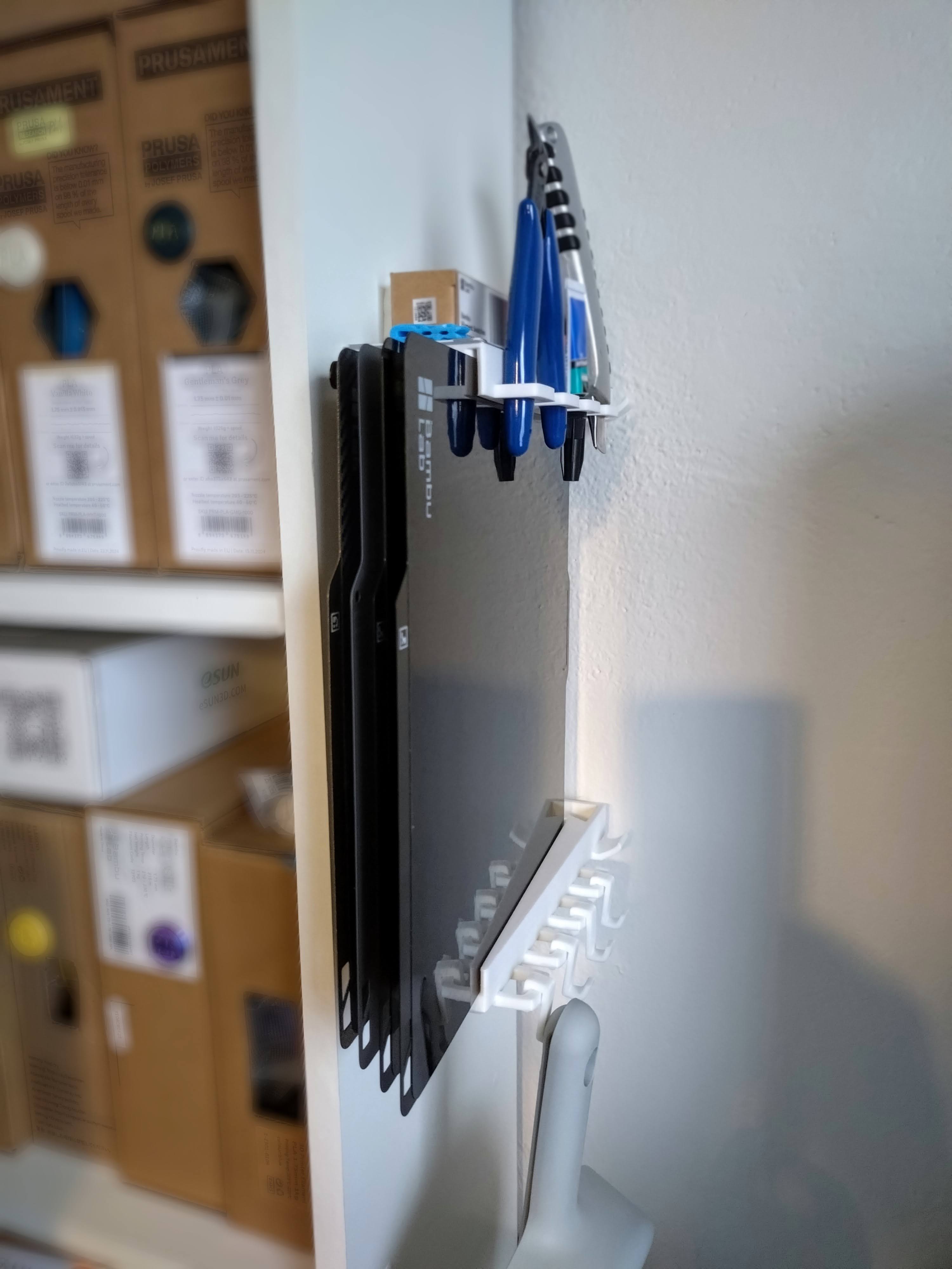 Universal holder for 4 printing plates and accessories
