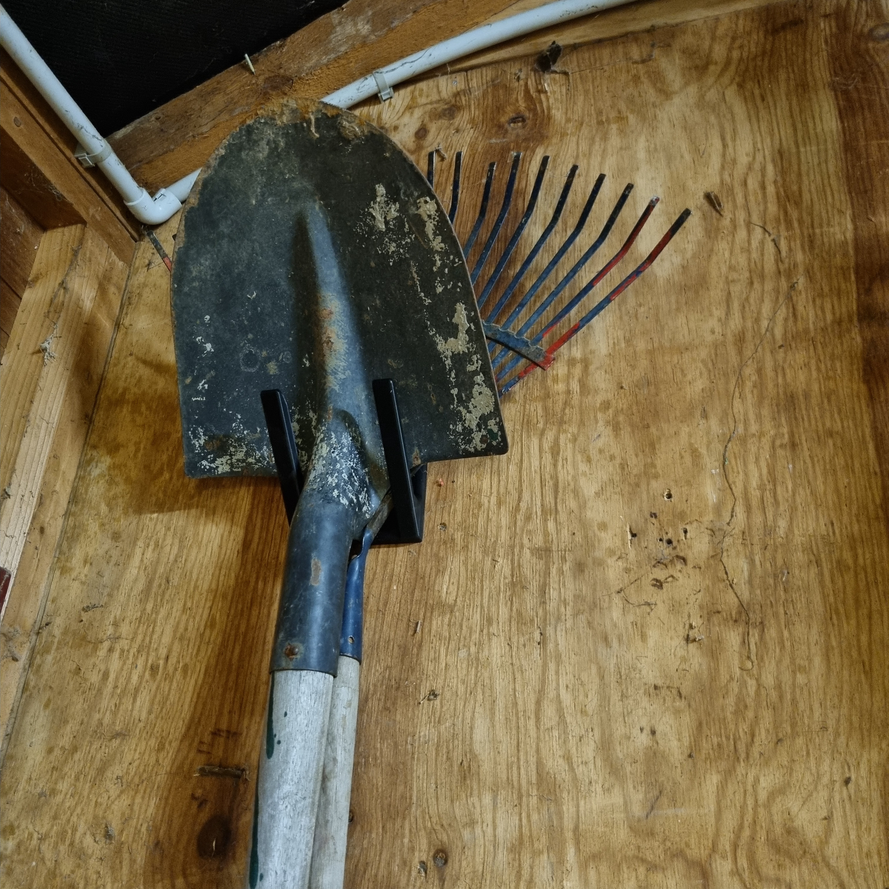 Support outils de jardin