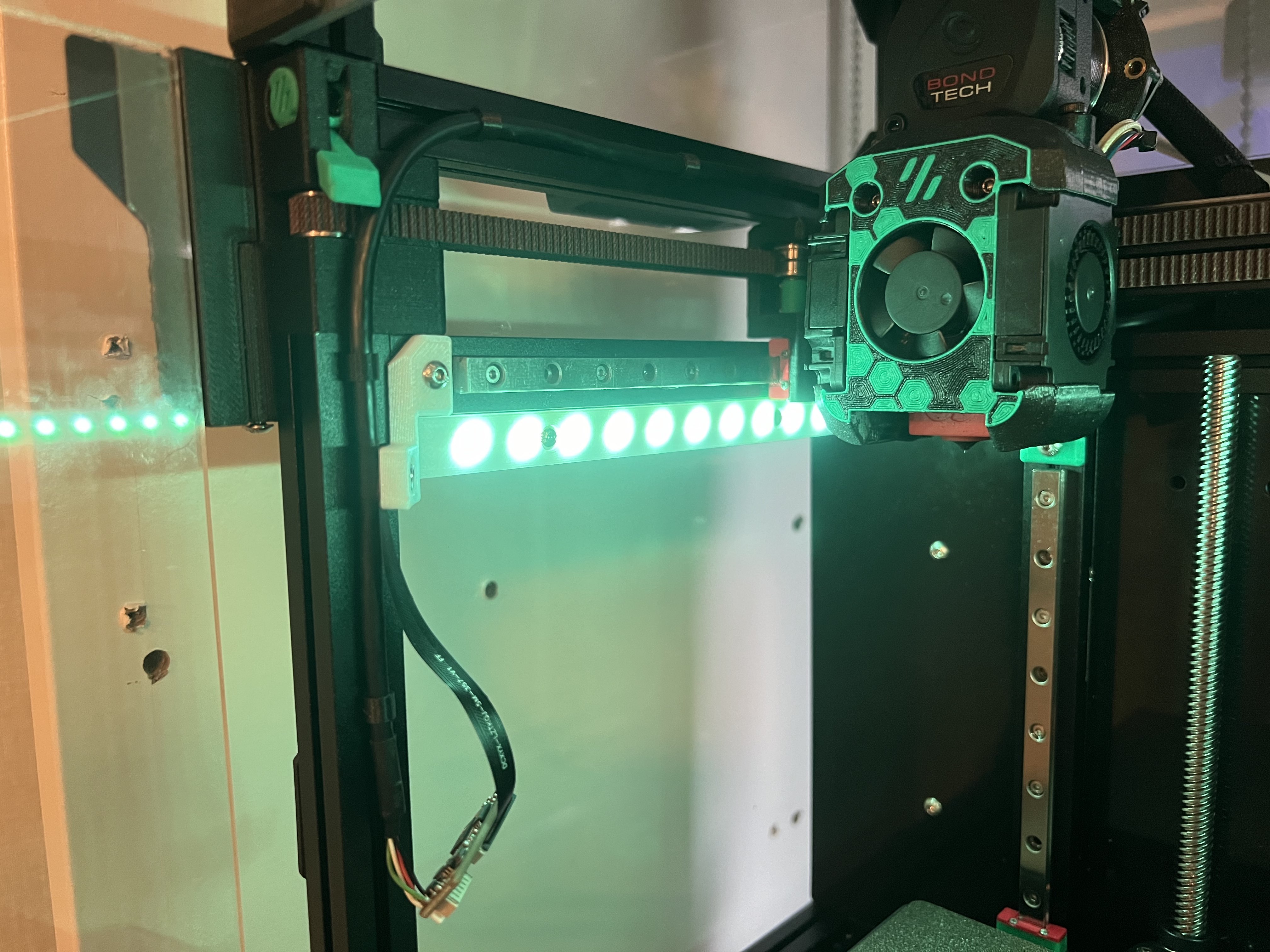 MakerBeamXL LED mount clips that clip + low profile diffuser.