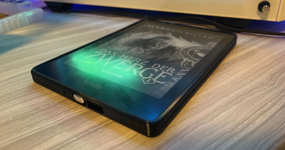 Various Kindle Paperwhite 11 cases (blank / QI charging / MagSafe) by