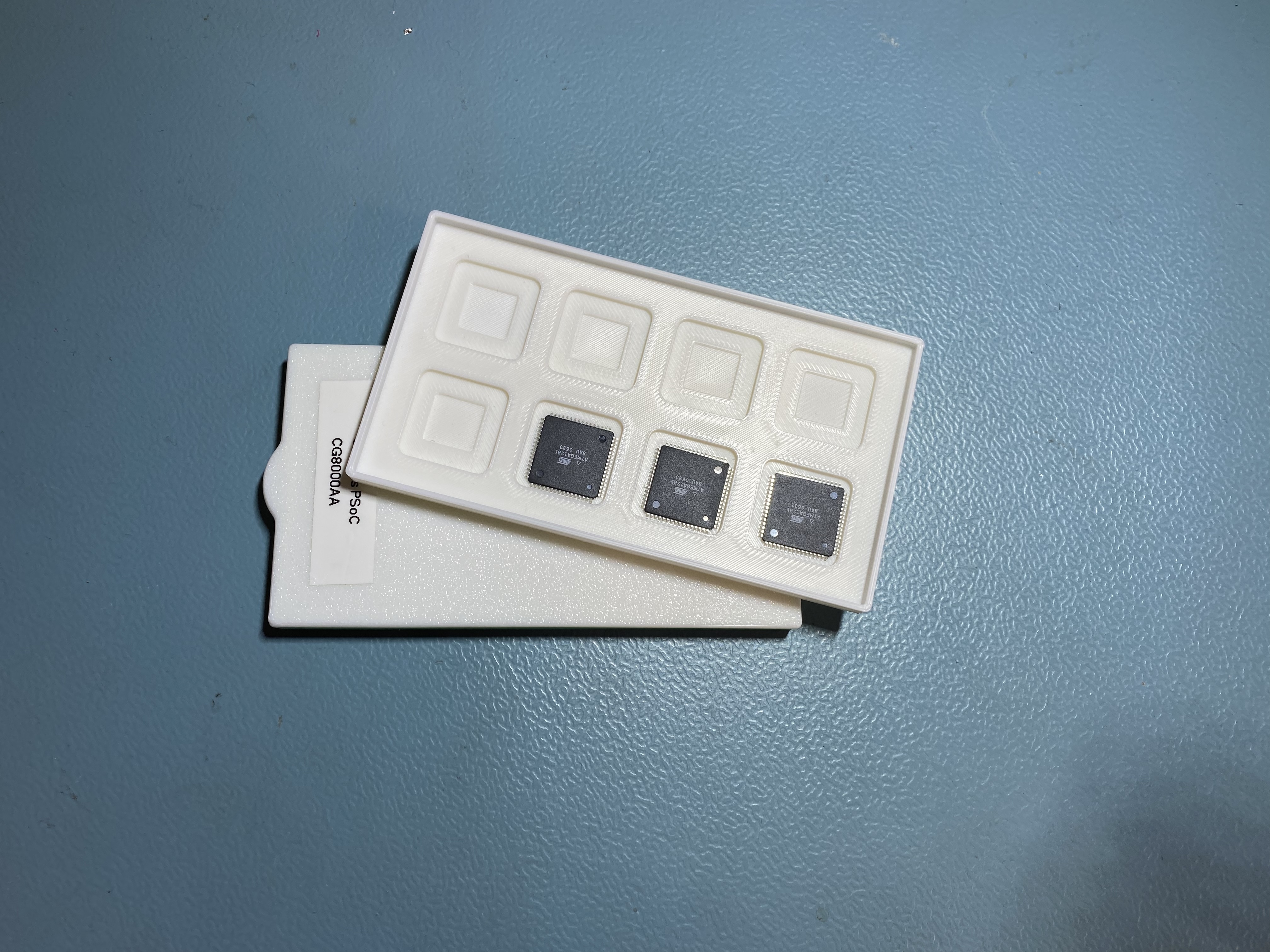 Miniatura 2 do modelo 3D Stackable SMD IC tray
