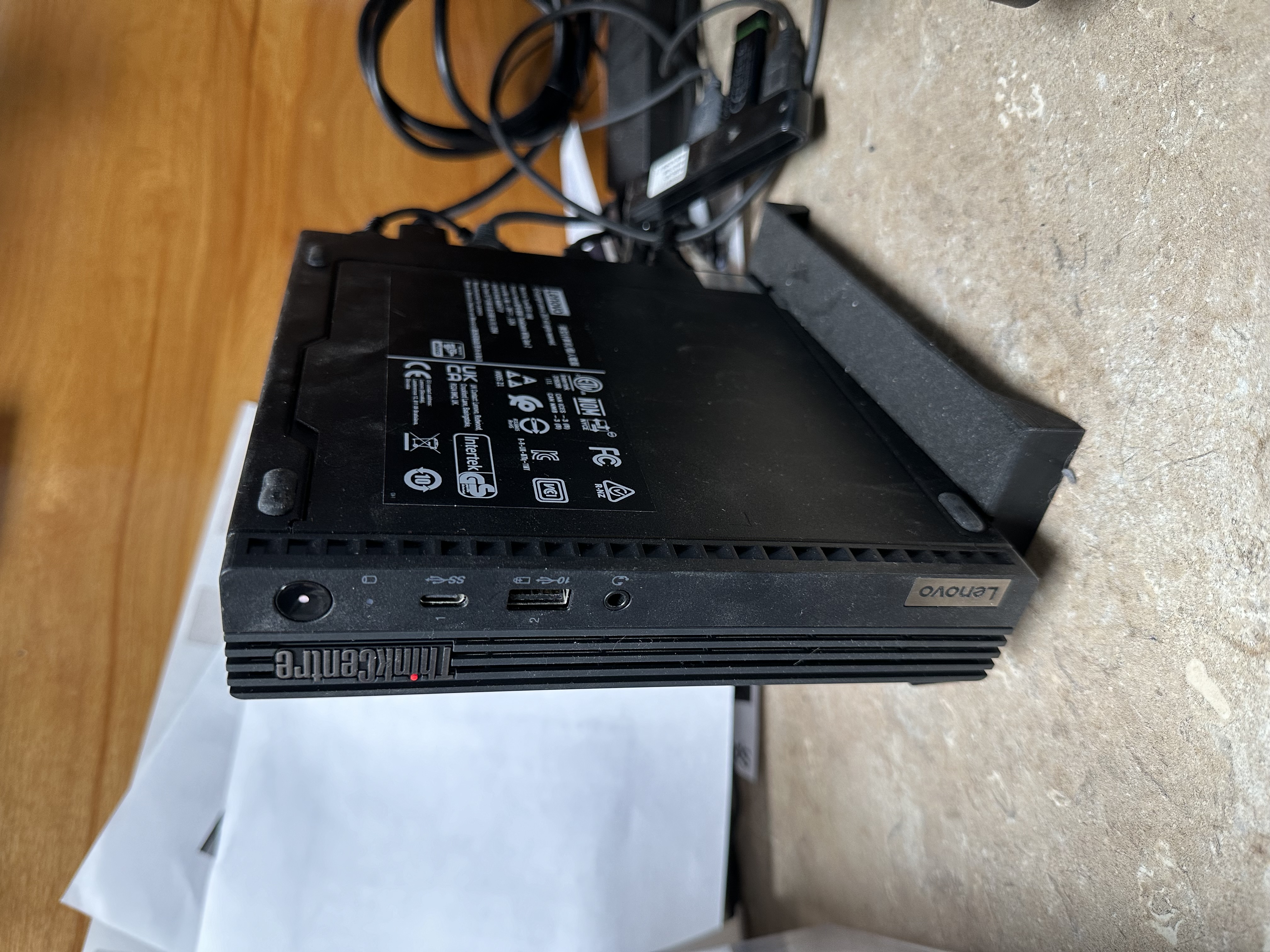 Lenovo M790Q mini pc stand