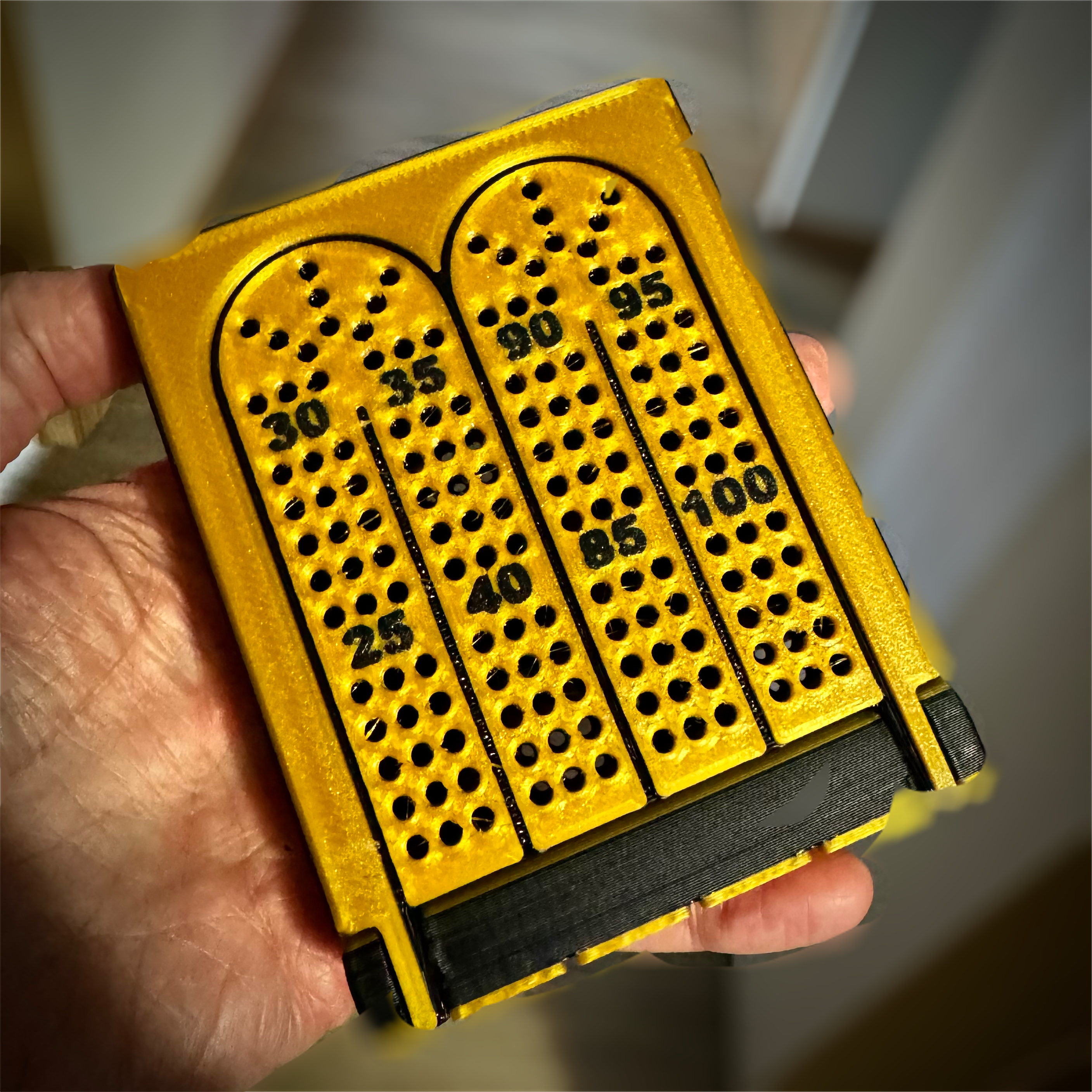 Folding cribbage board