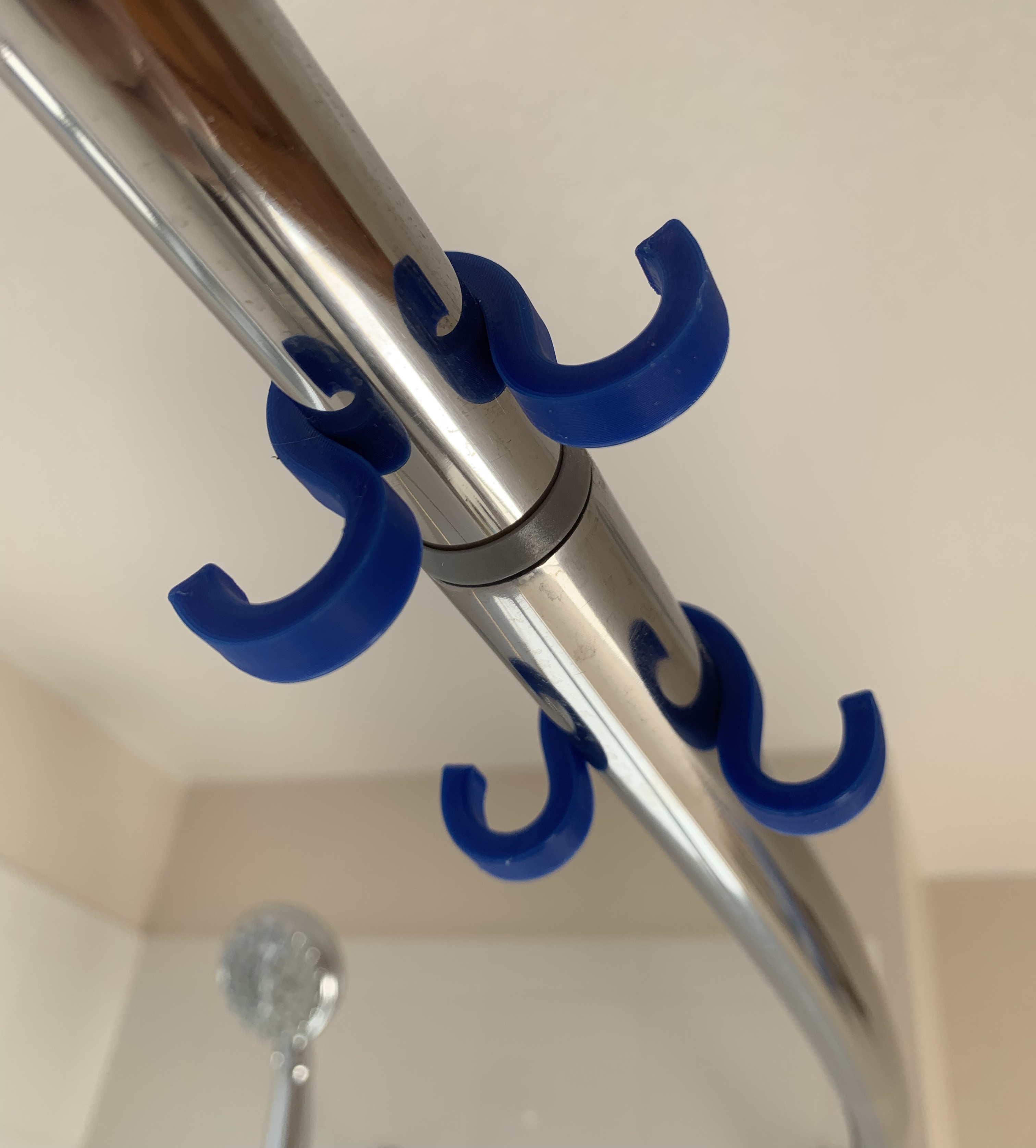 Wet Stuff Shower Hanger for Your Travels