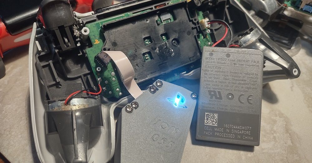 PS4 Controller PCB Adapter by Belackarlc Download free STL model