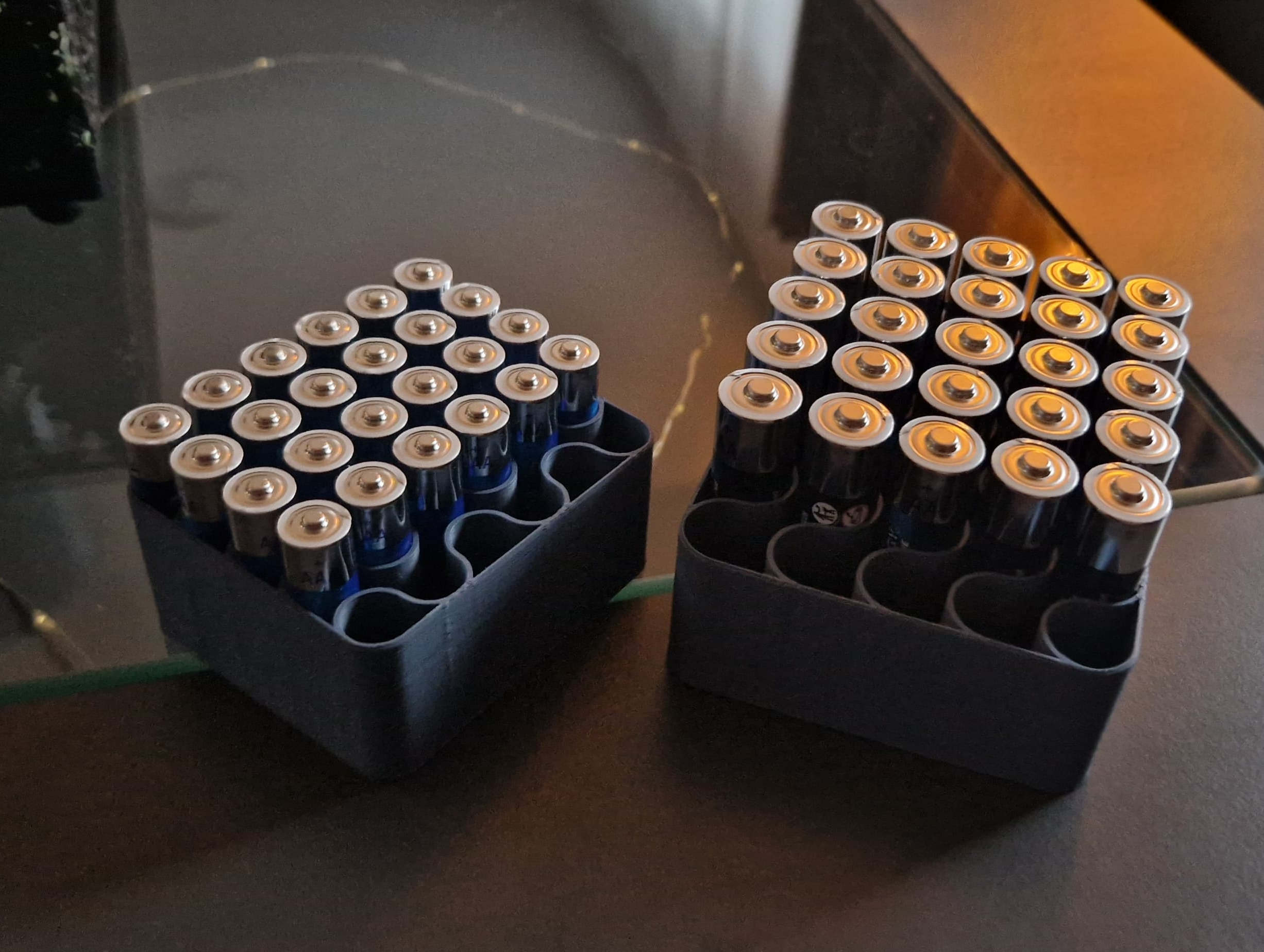Battery Holders AA / AAA