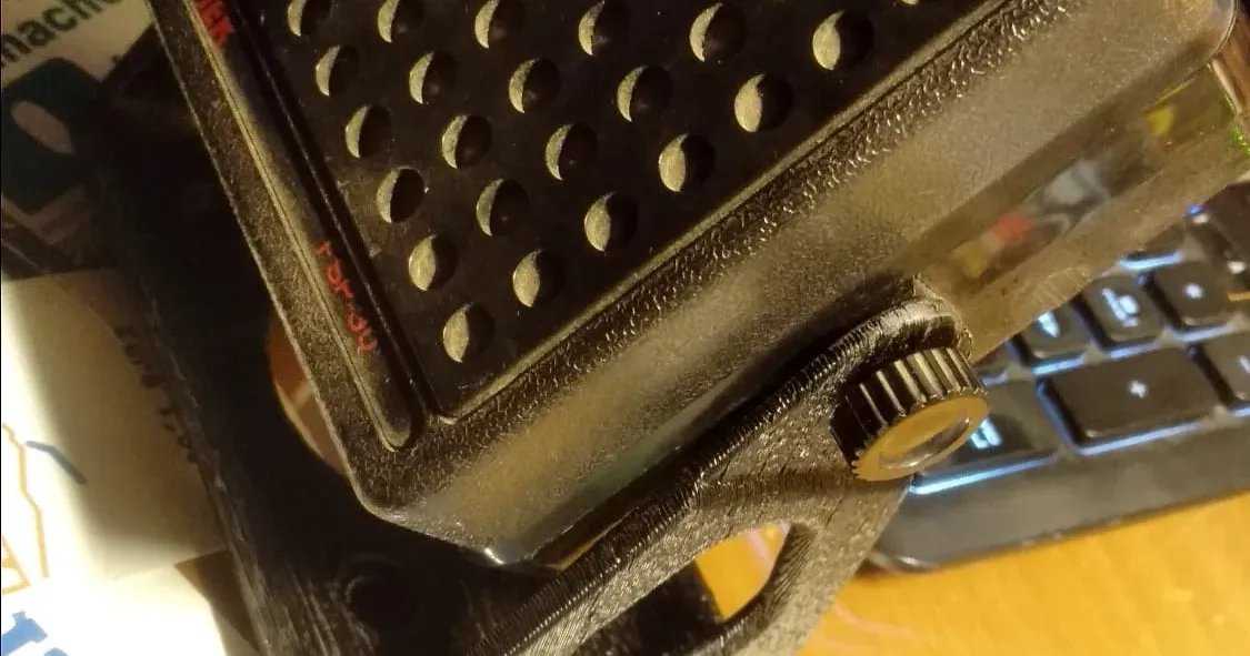100 PCS STAFFA Angolare Per Mobili Piatto Senza Coperchio Antiruggine