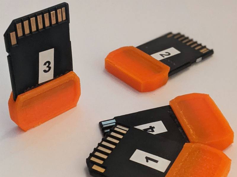 Miniatura 2 do modelo 3D MicroMax - SD card grip