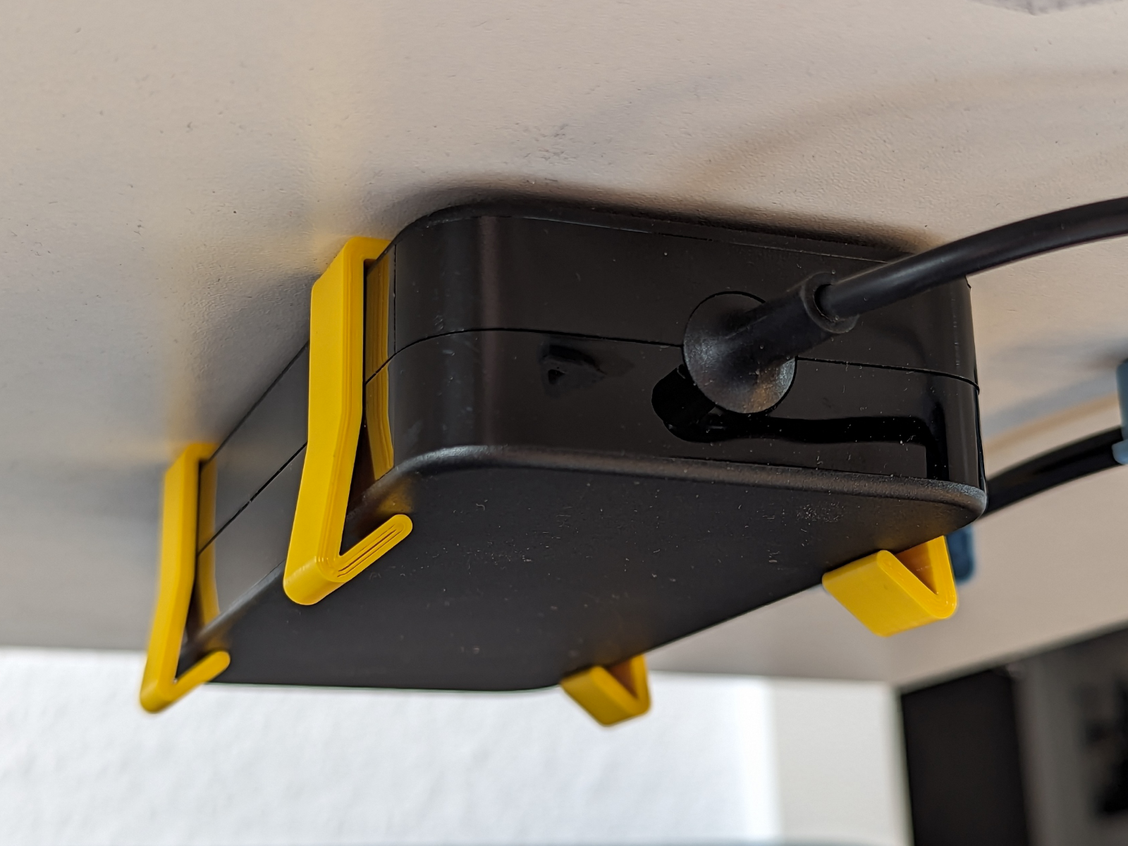 FÄSTA - Parametric Mounting Bracket