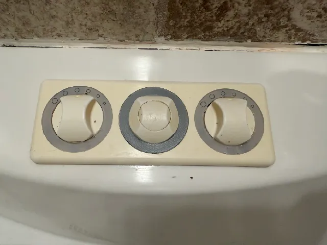 Jacuzzi Graphic Ring