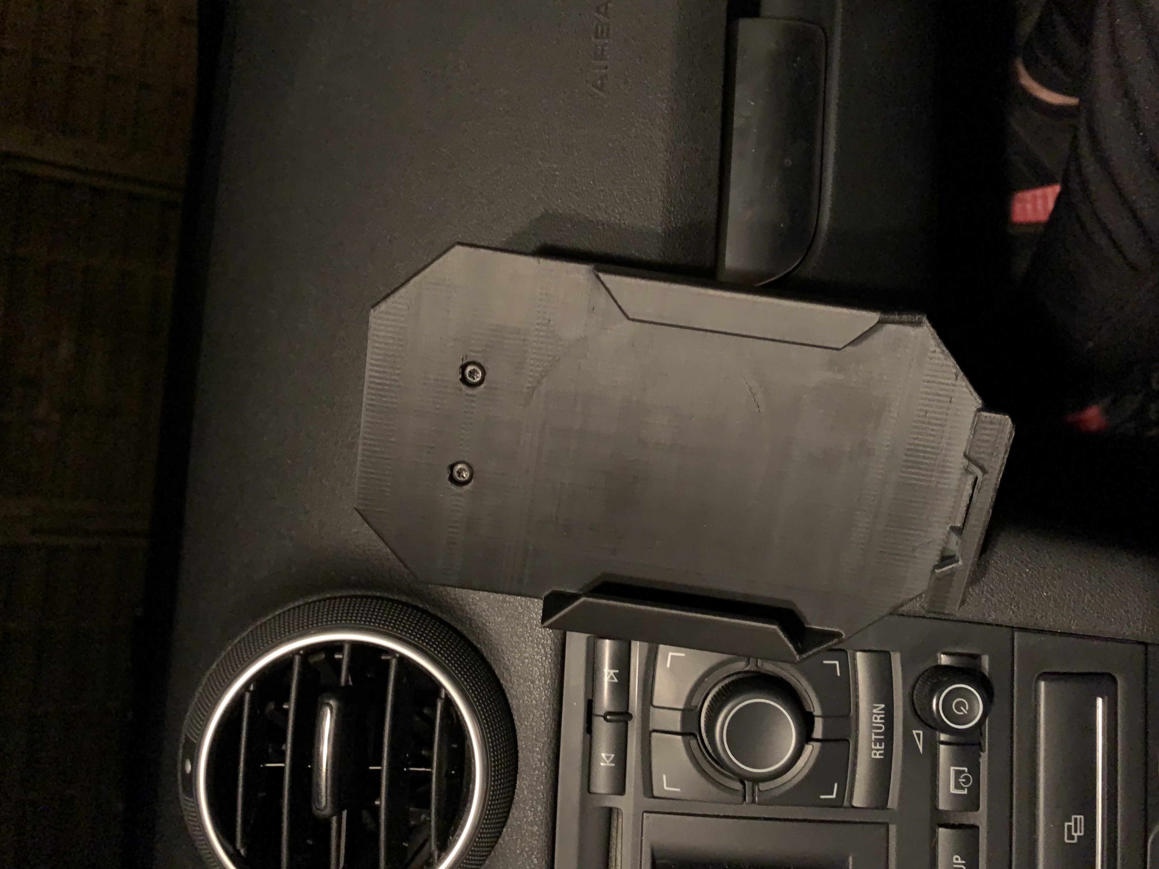 Audi FSE iPhone XR mount with wireless Charger