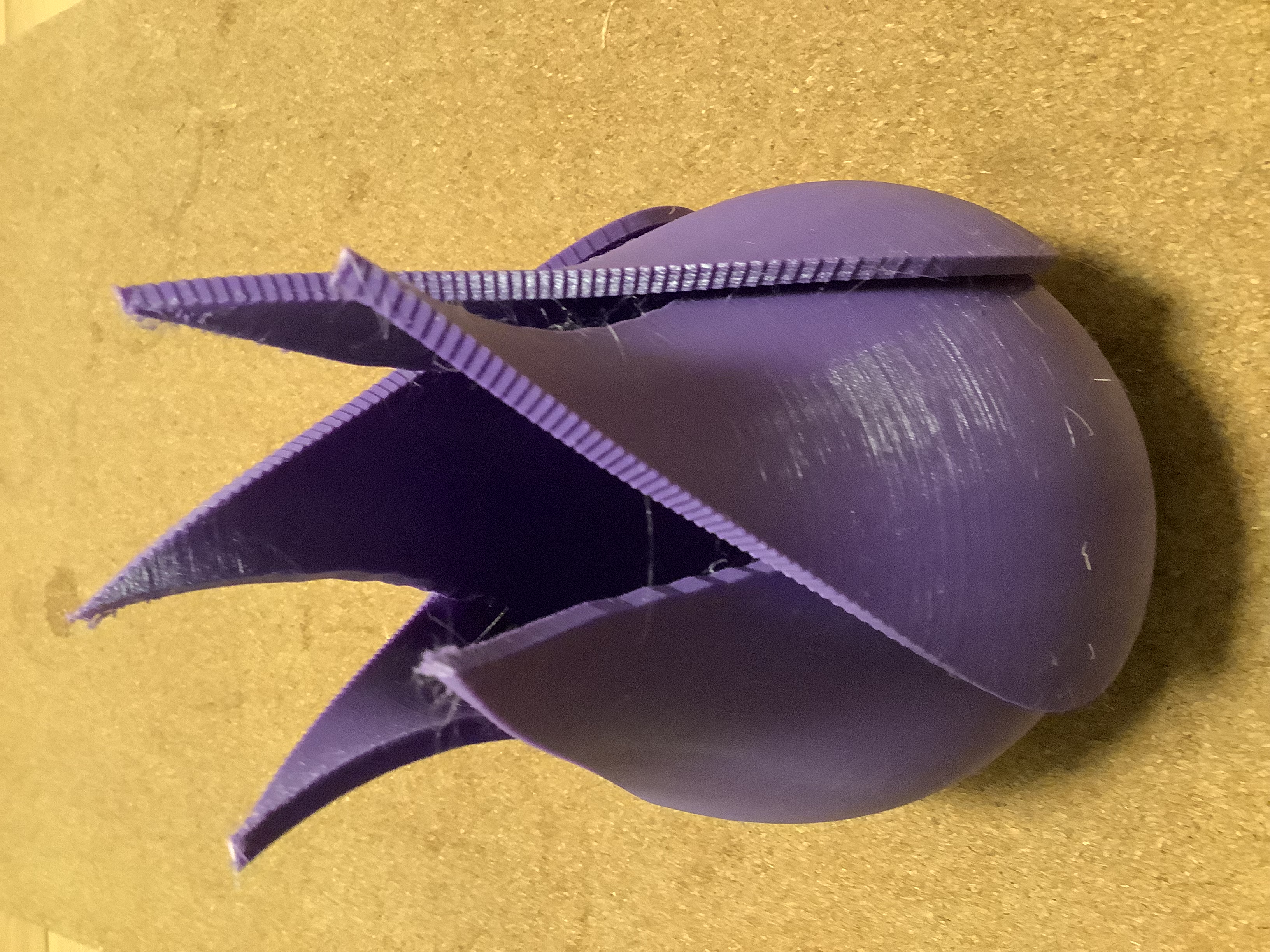 Miniatura 2 do modelo 3D Flower bud vase