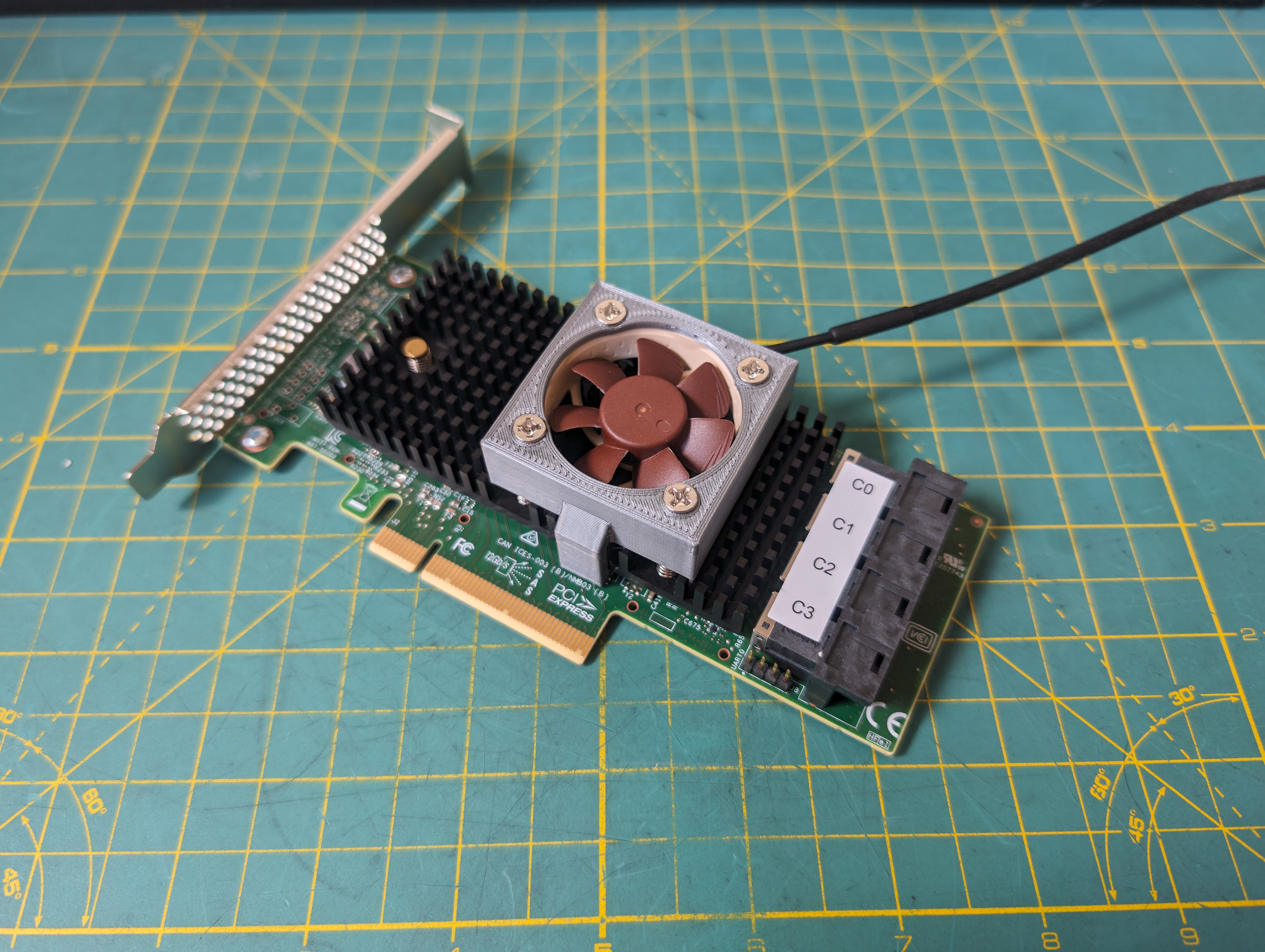 LSI 9400-16i Noctua NF-A4x10 Fan Shroud