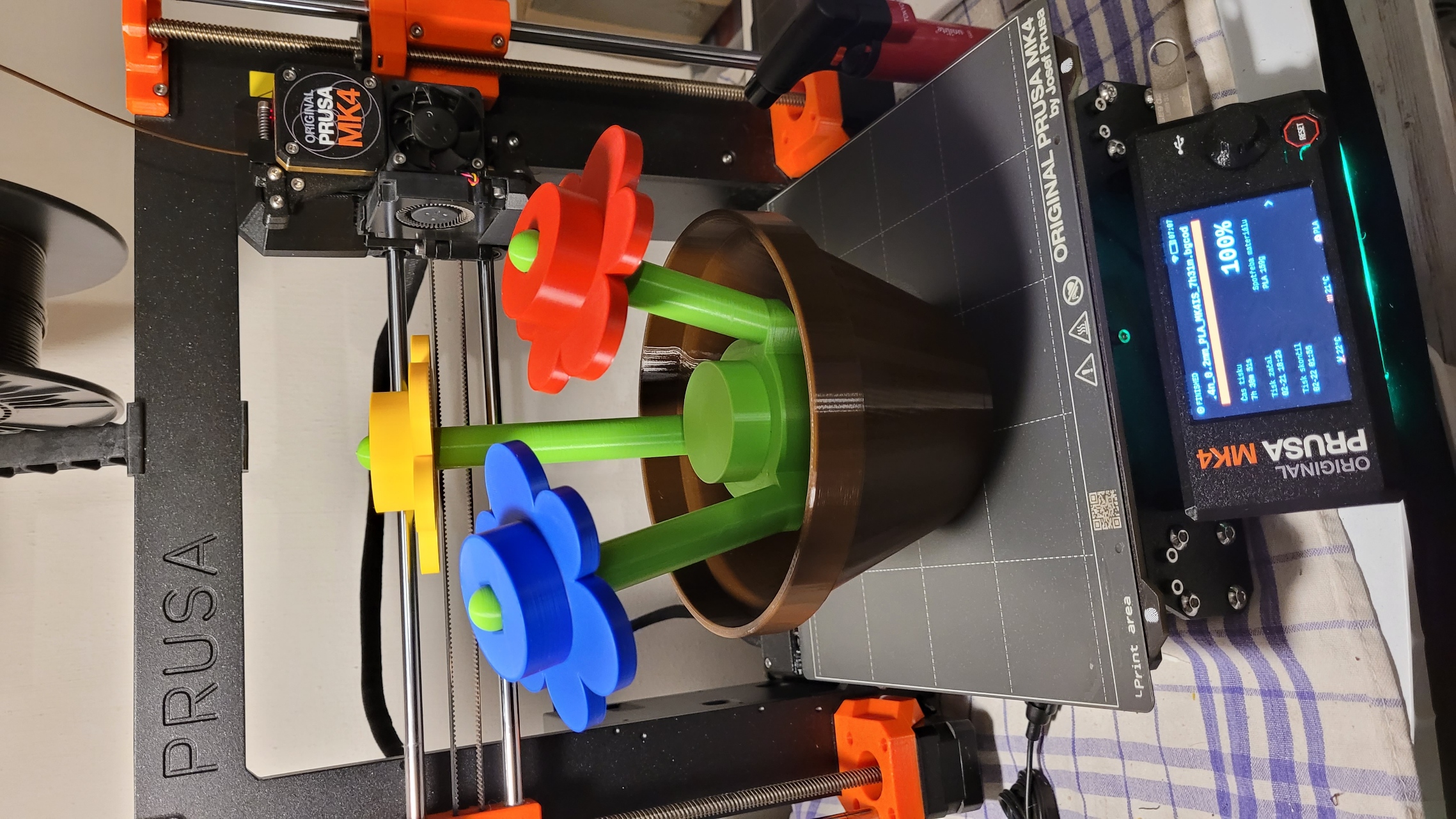 Big LEGO flower with custom pot
