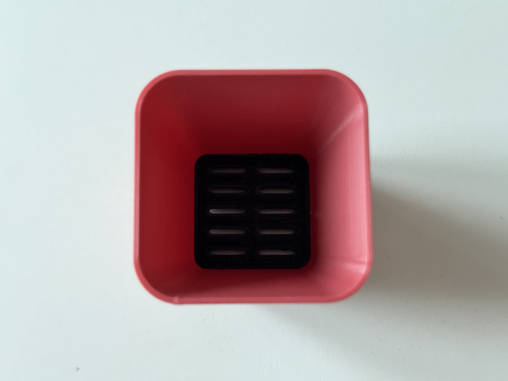 Miniatura 3 do modelo 3D Seeding pot