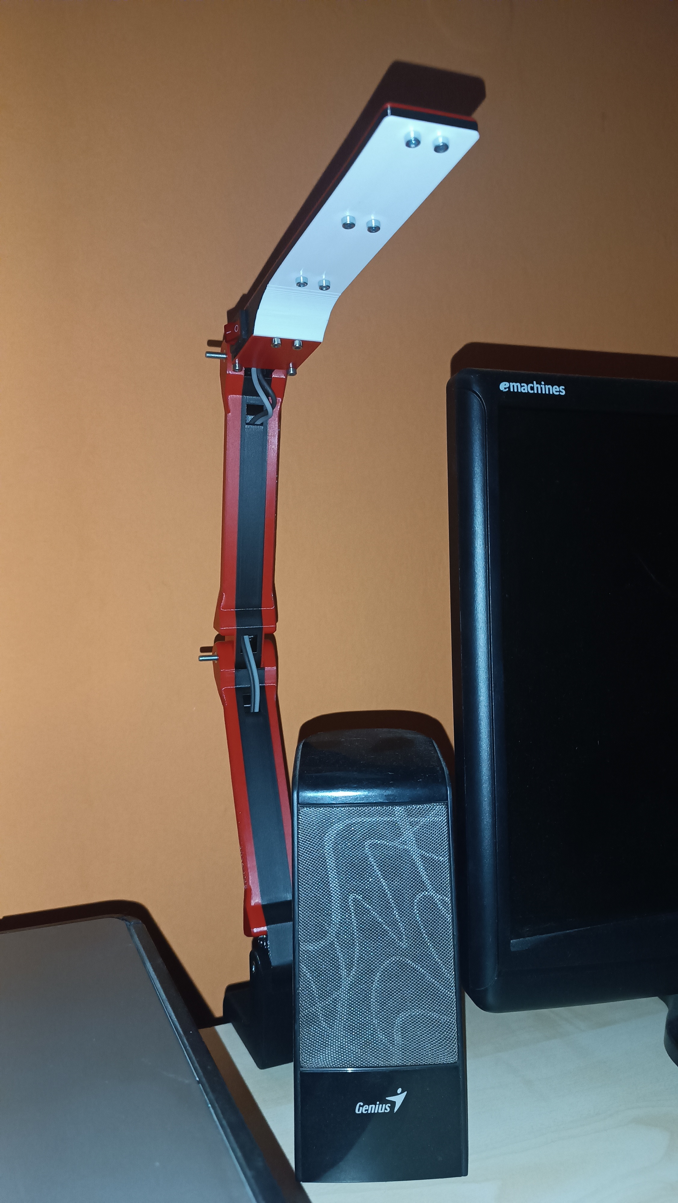 Desk lamp