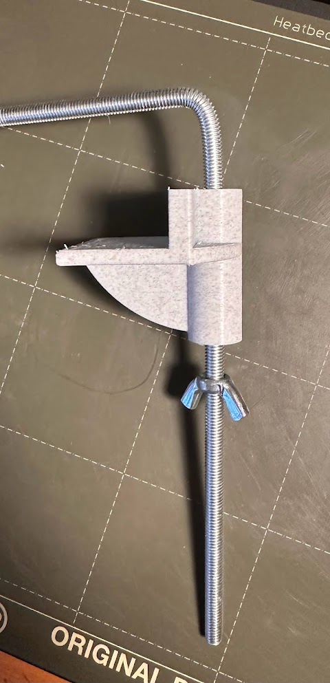 Miniatura 2 do modelo 3D Under-table Brace