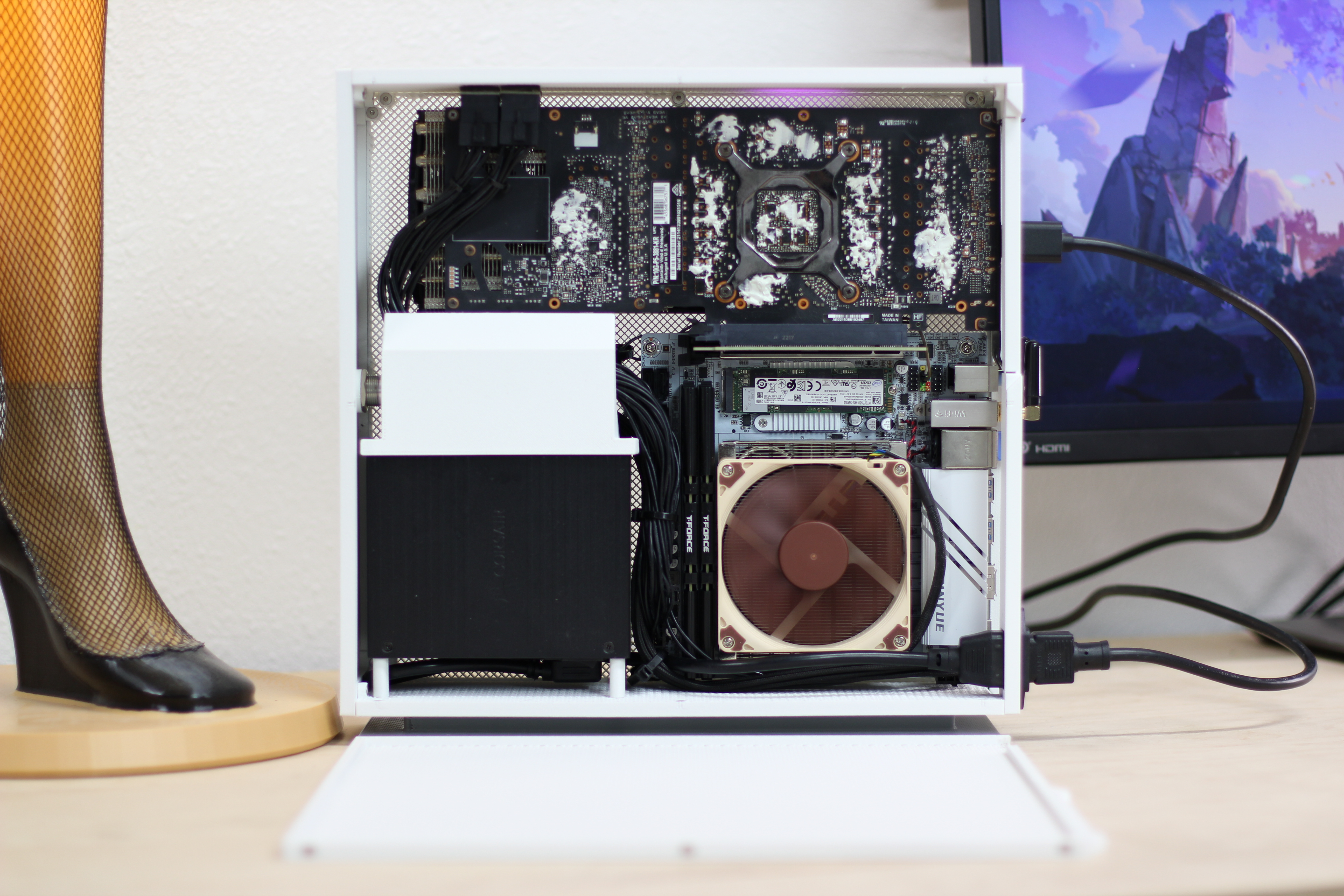 Miniatura 4 do modelo 3D SUG-CUN-SOL PC Case