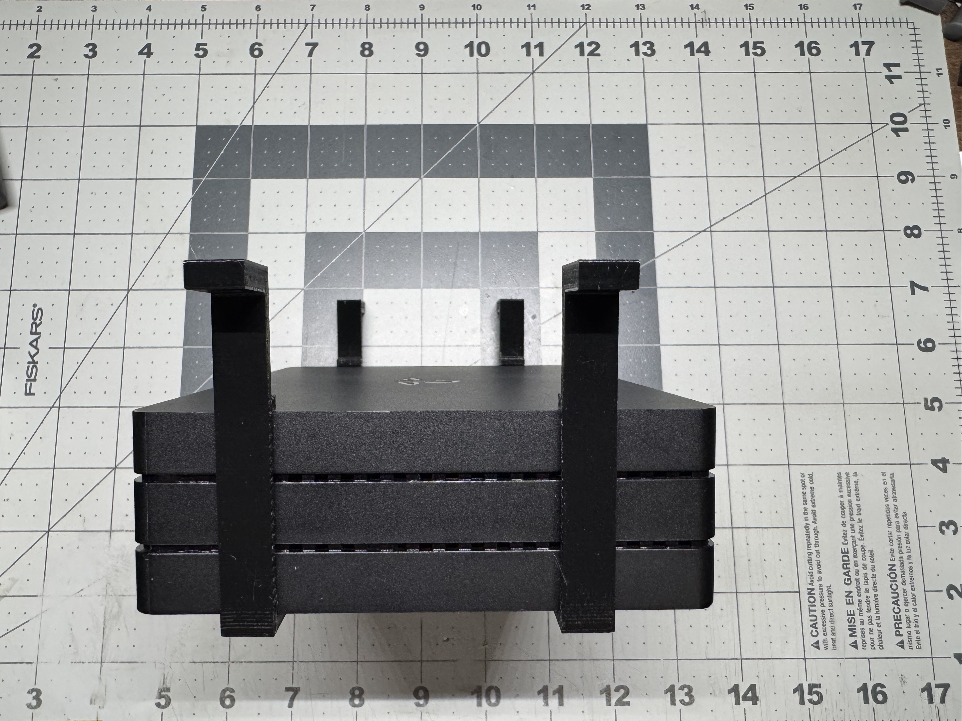 Miniatura 2 do modelo 3D PSVR V2 Processor Unit Under Desk Mount