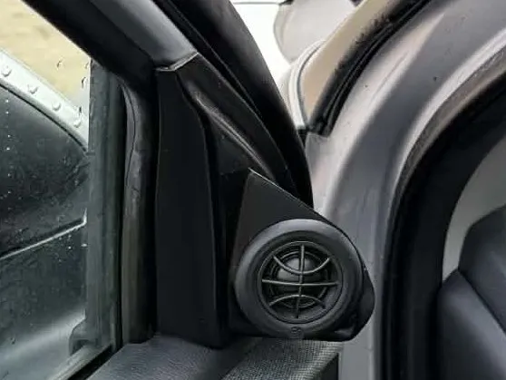 Toyota Yaris Cross door tweeter adapter