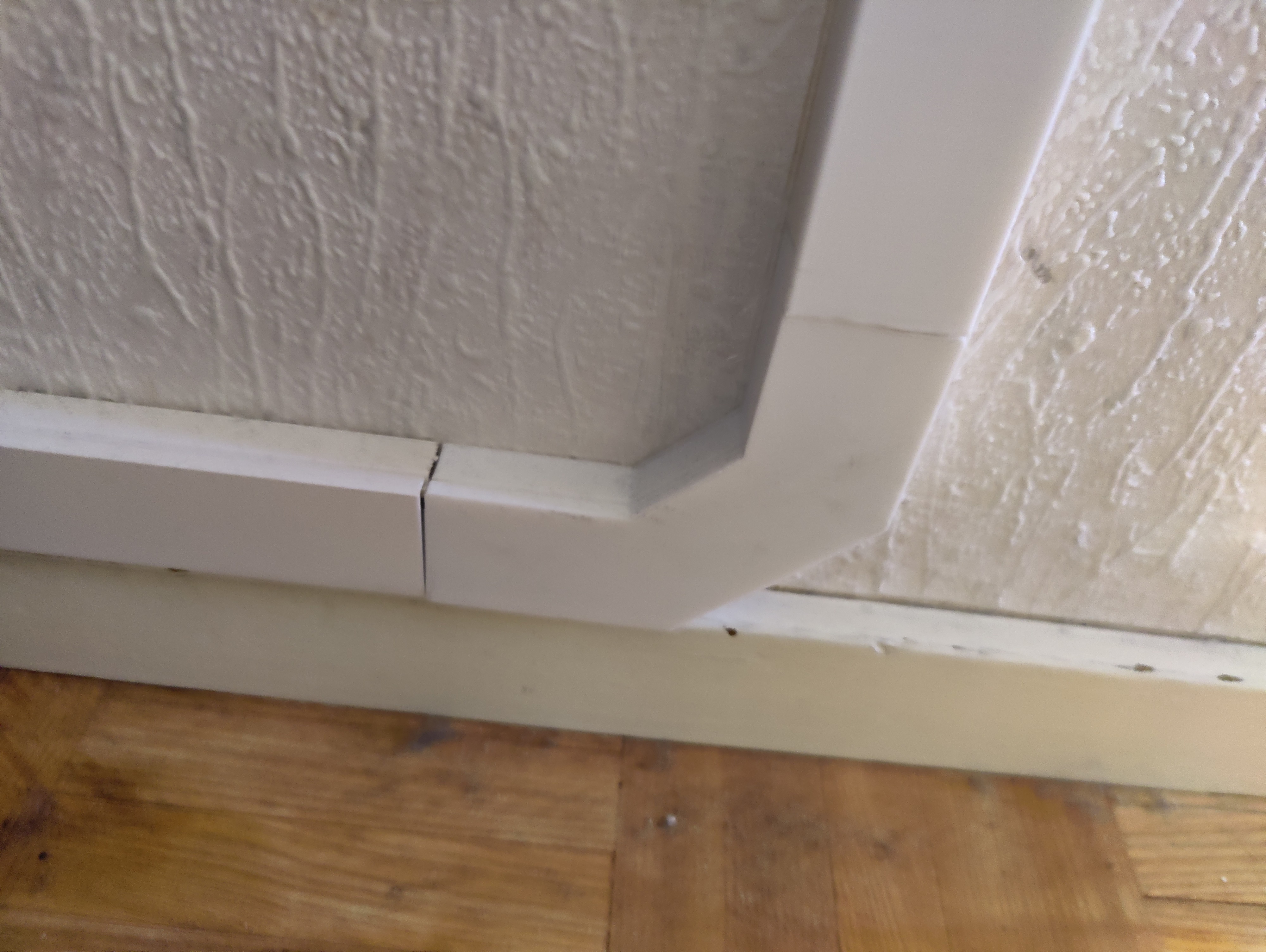 Cable tray (30mm x 13mm)
