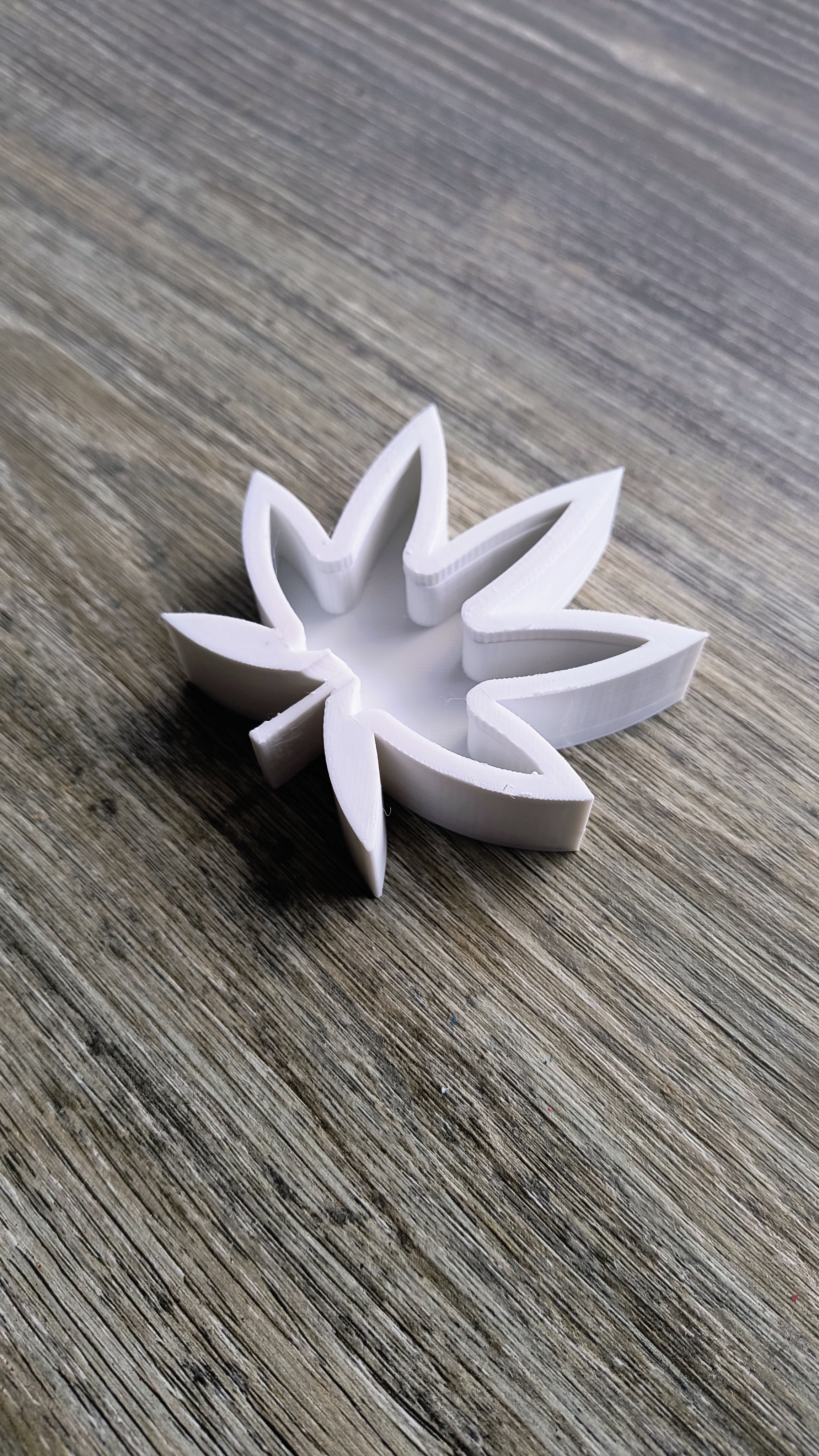 Weed Leaf Ashtray — miniatura 3