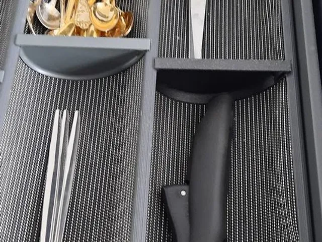 Kitchen drawer divider Mobalpa