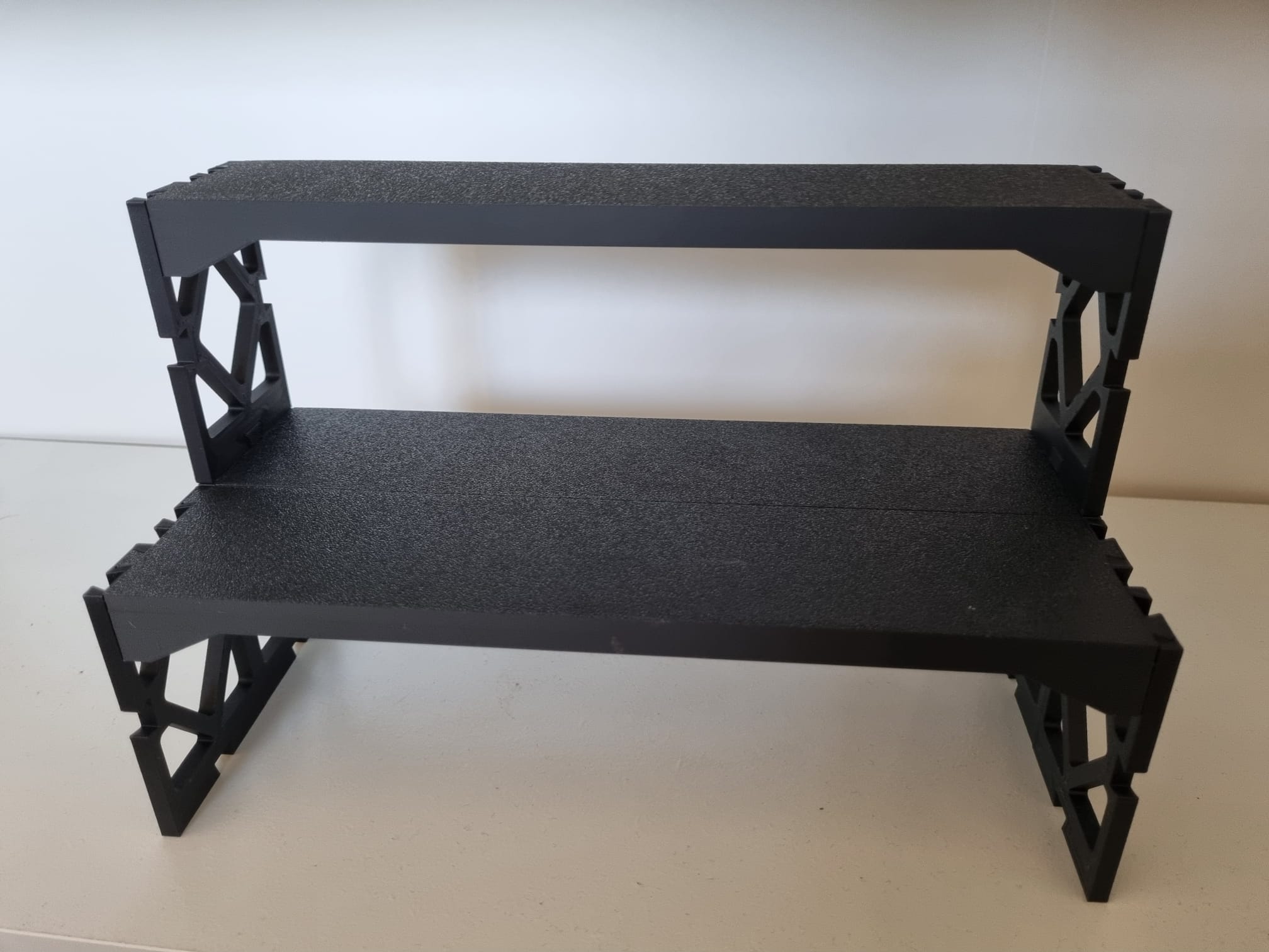 Modular shelf for miniatures