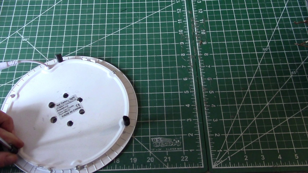 Round LED lamp standoff