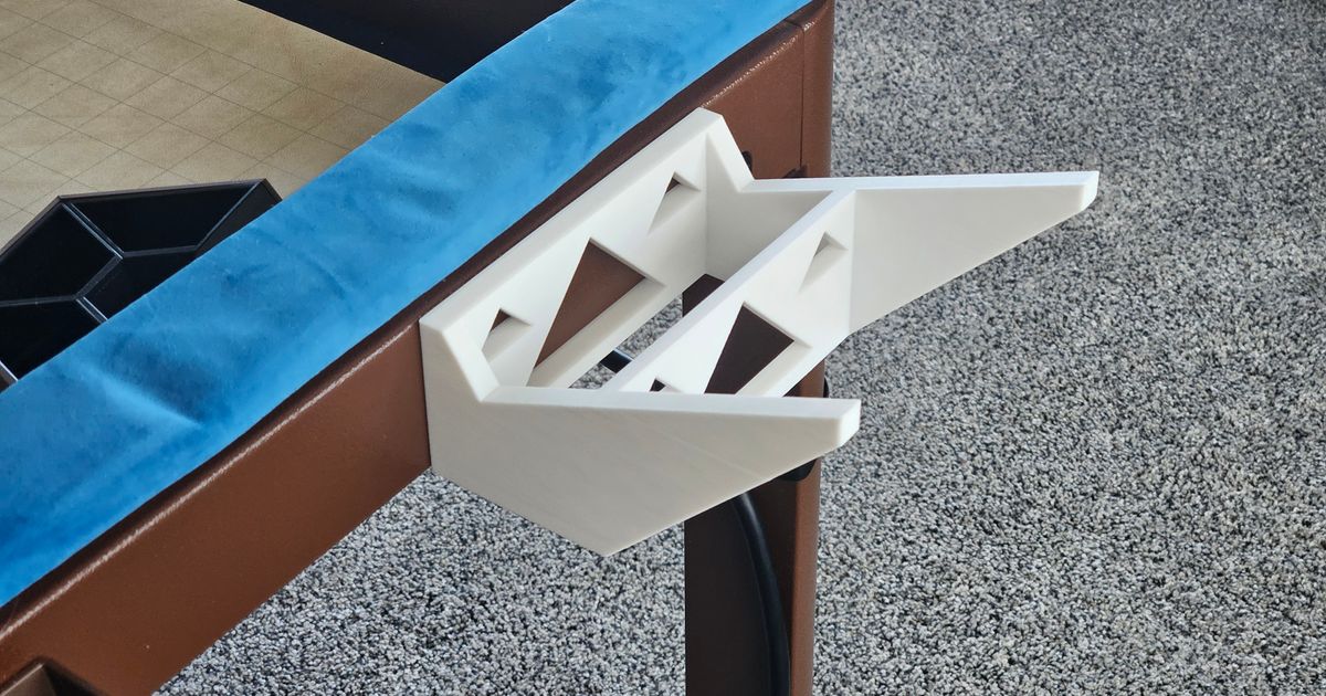 Ironside Laptop Holder by Julian Quesada Download free STL model