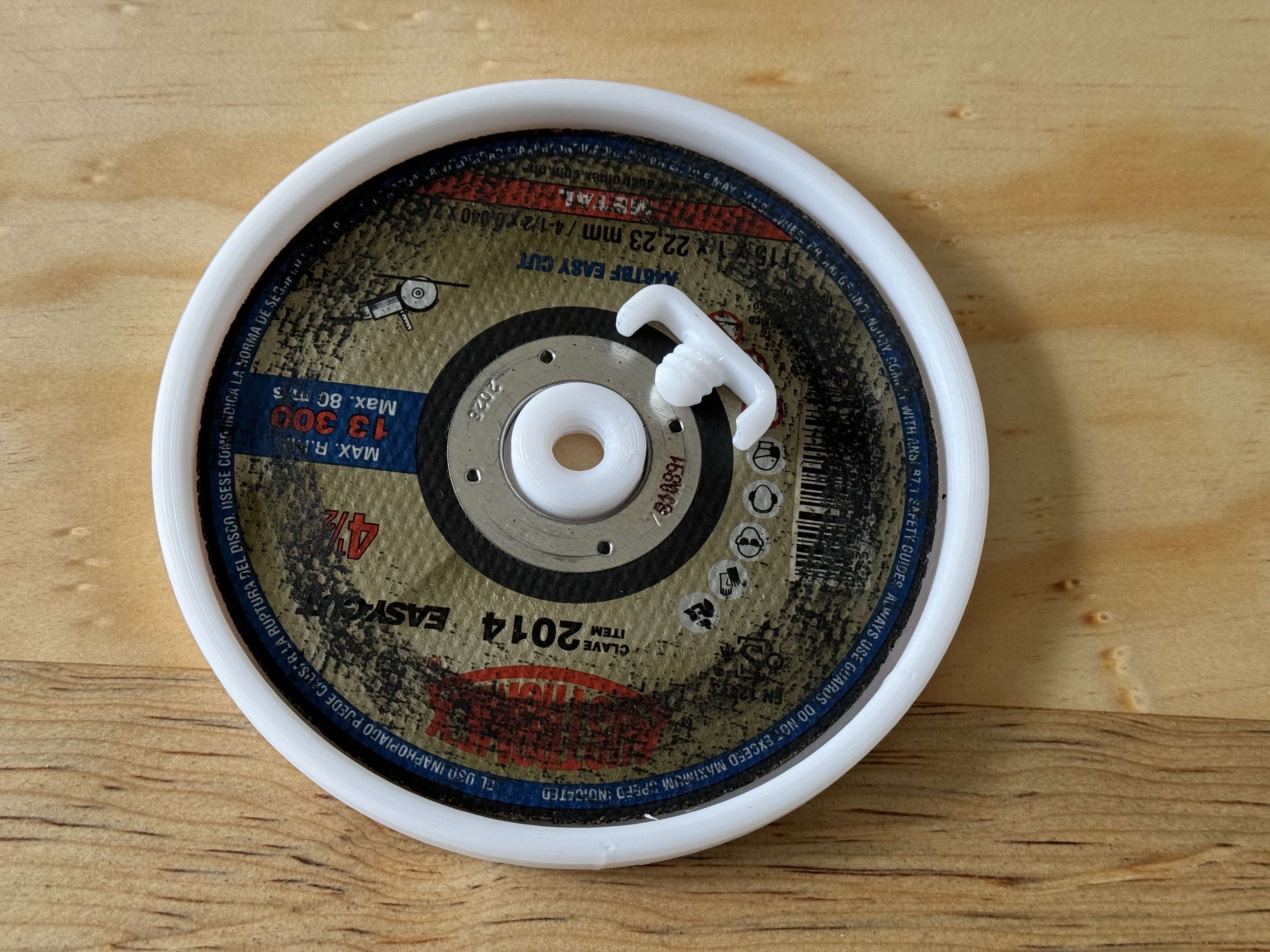 Miniatura 2 do modelo 3D Grinder Cut Disk Saver