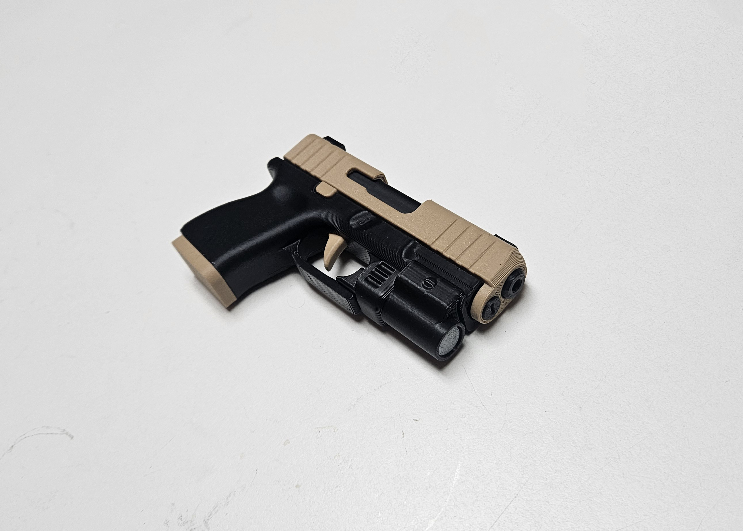 Flashlight for Glock Fidget Keychain – 3D-Printed Mini Slide-Action Toy