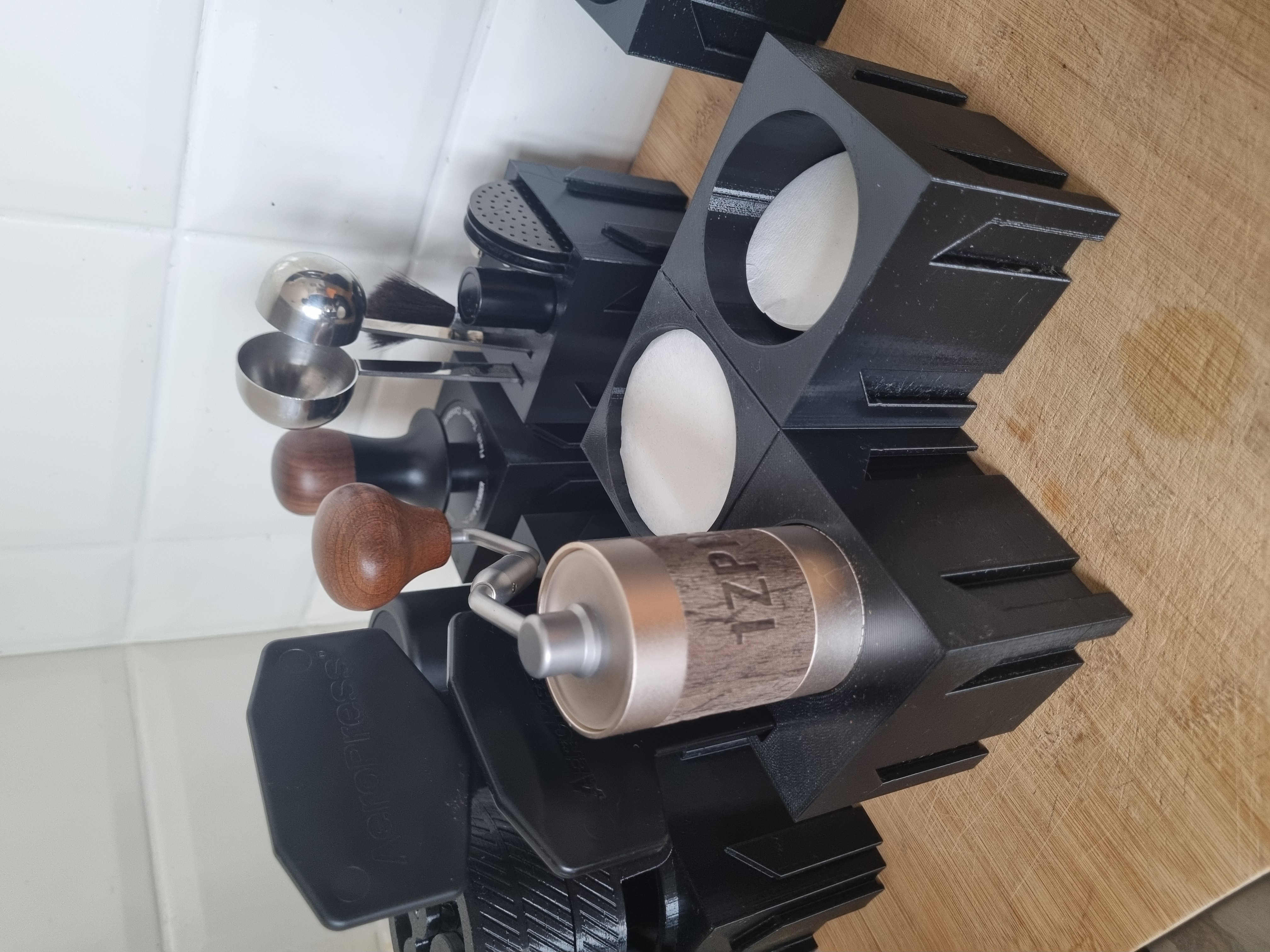 Coffee Blocks: 1zpresso Q2  hand grinder block