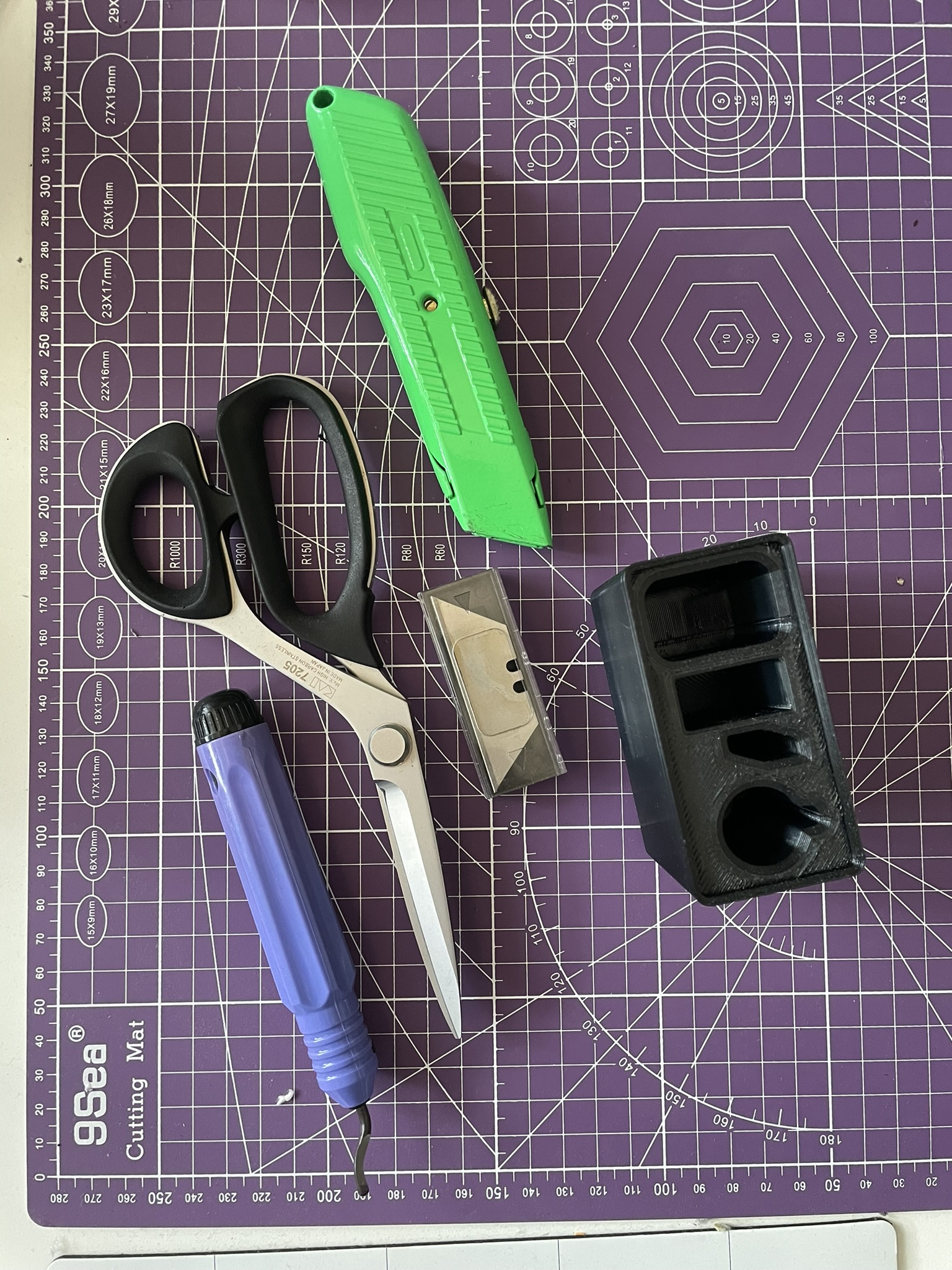 Gridfinity Box Cutter + Blades + Scissors + Deburr Tool Holder