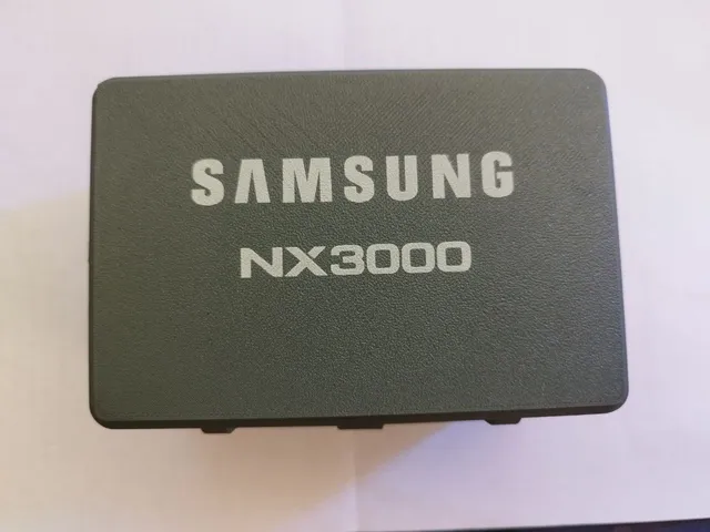 Box für Samsung NX3000 + Blitz und Objektiv