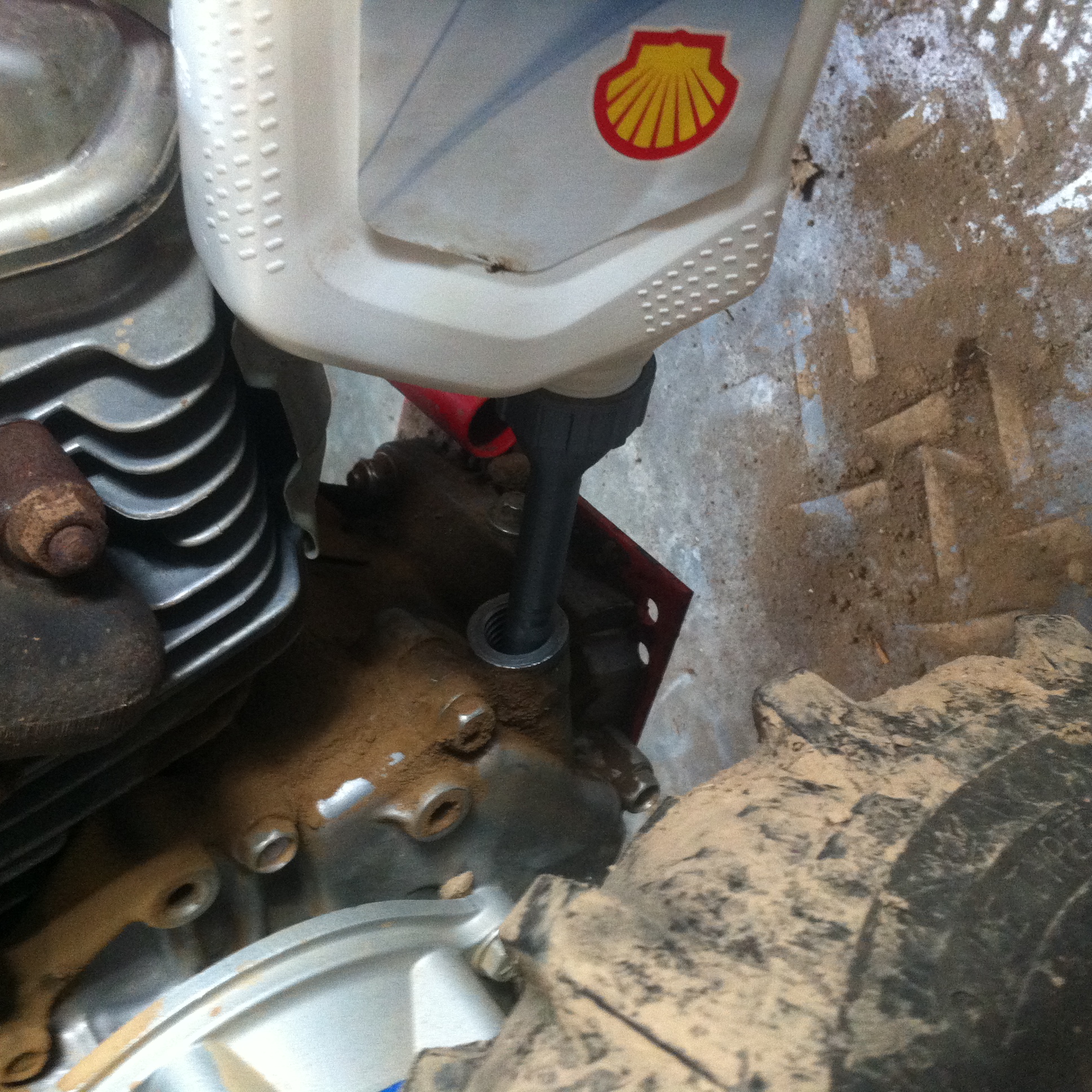 Quart Oil Can Screw On Funnel by Prusa Fanatic Download free STL