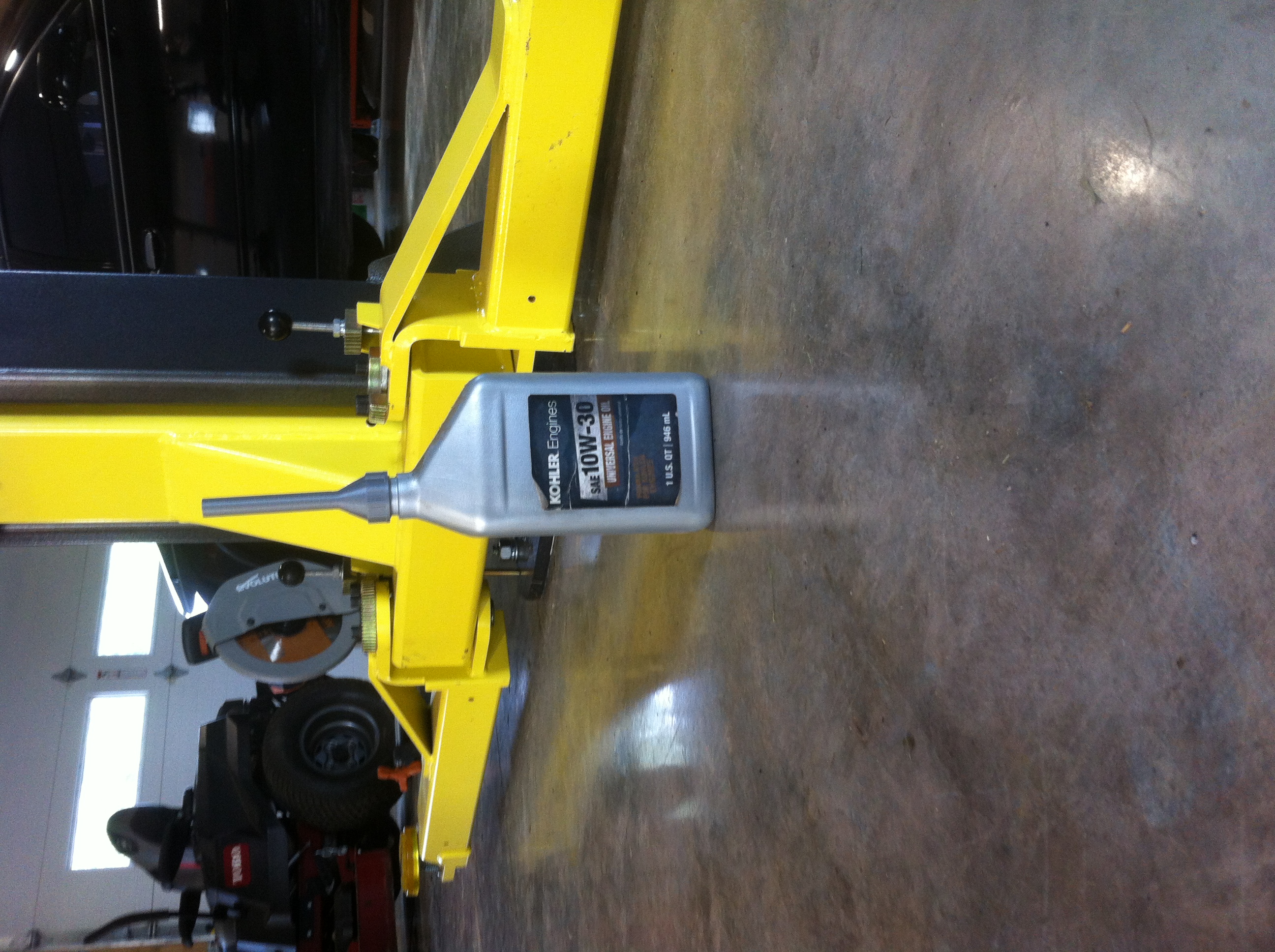 Quart Oil Can Screw On Funnel by Prusa Fanatic Download free STL