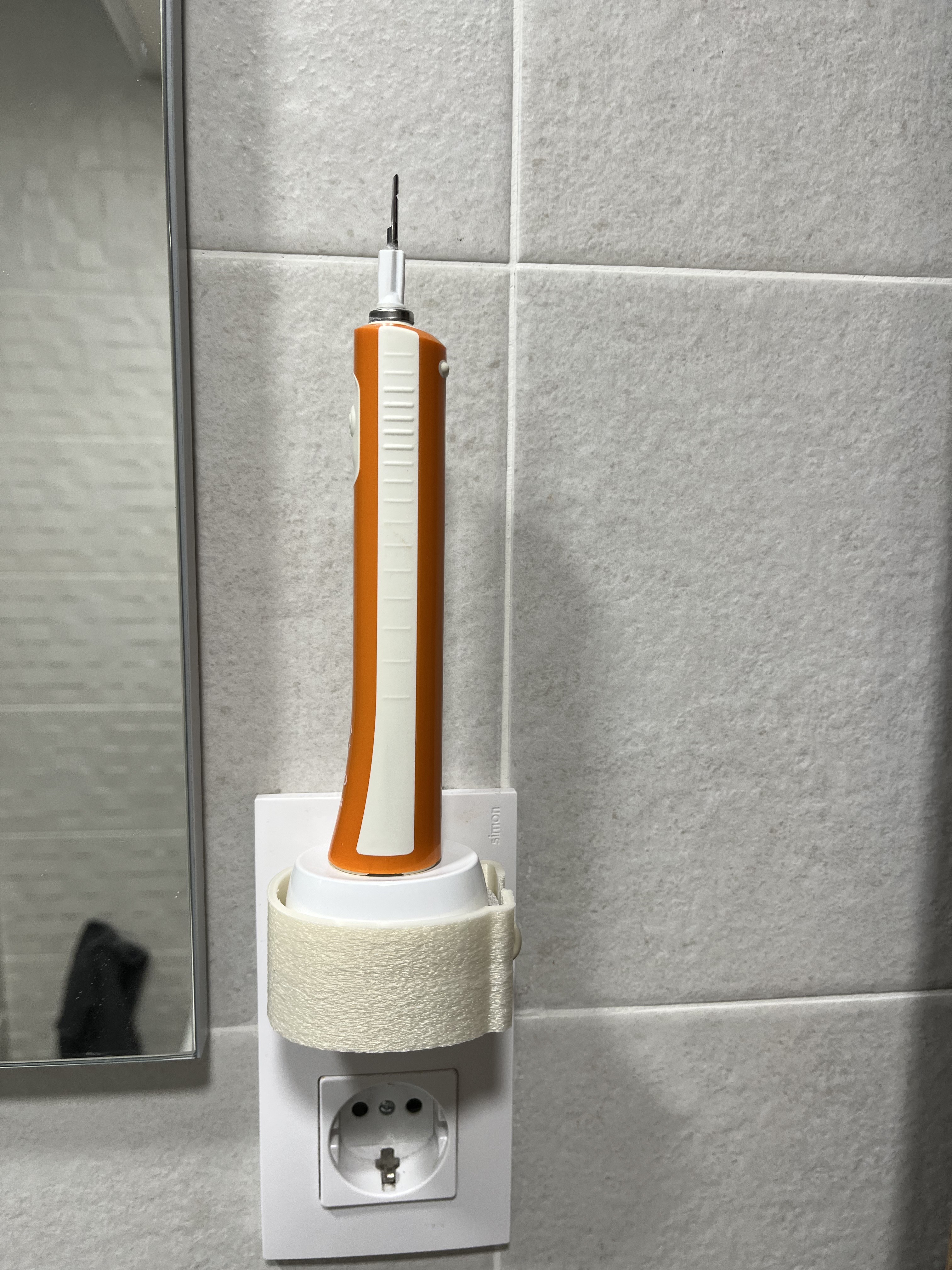 Electric Toothbrush wall-support