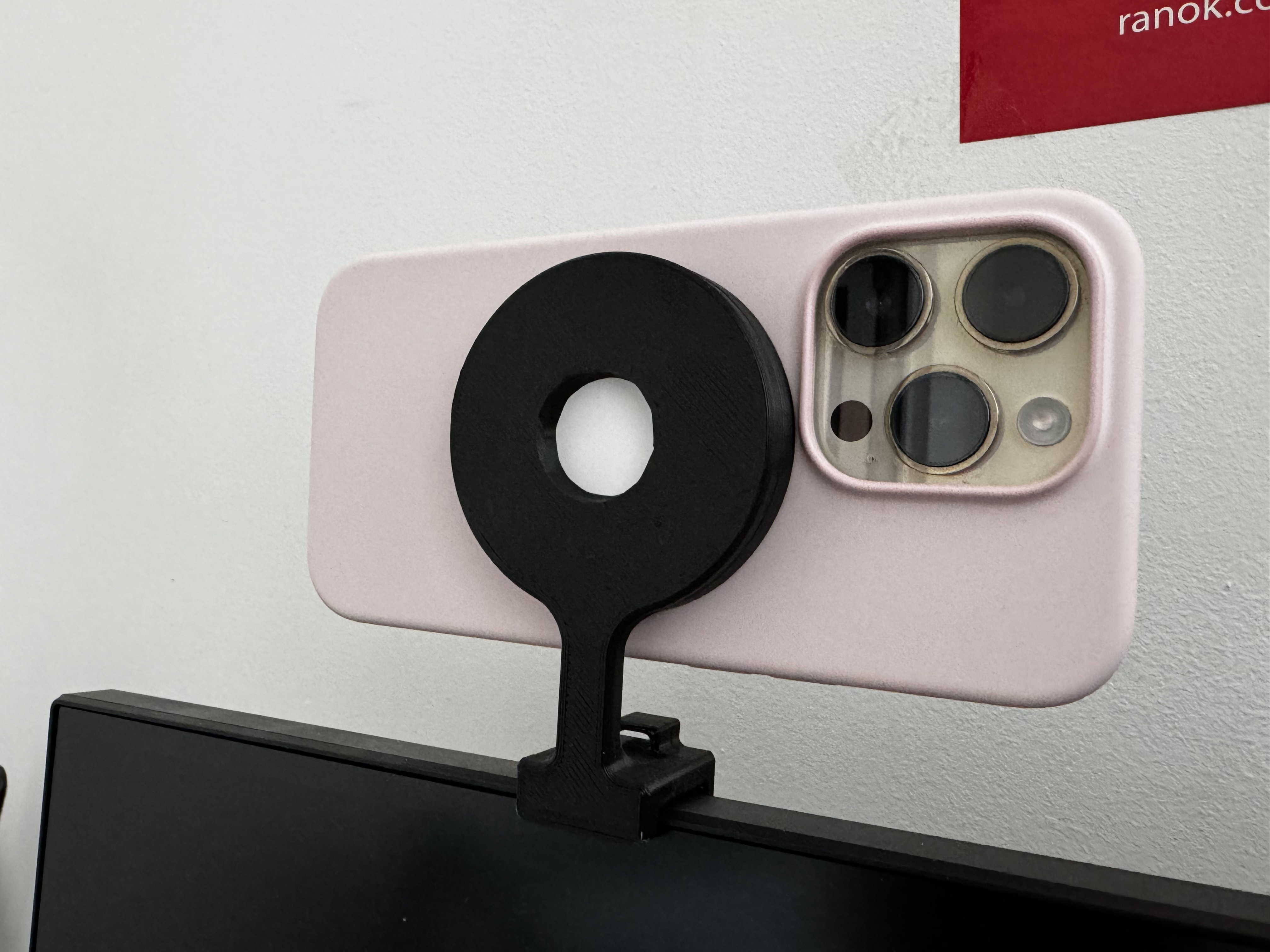 MagSafe Charger iPhone Holder for Continuity Camera with hole for easy ejection