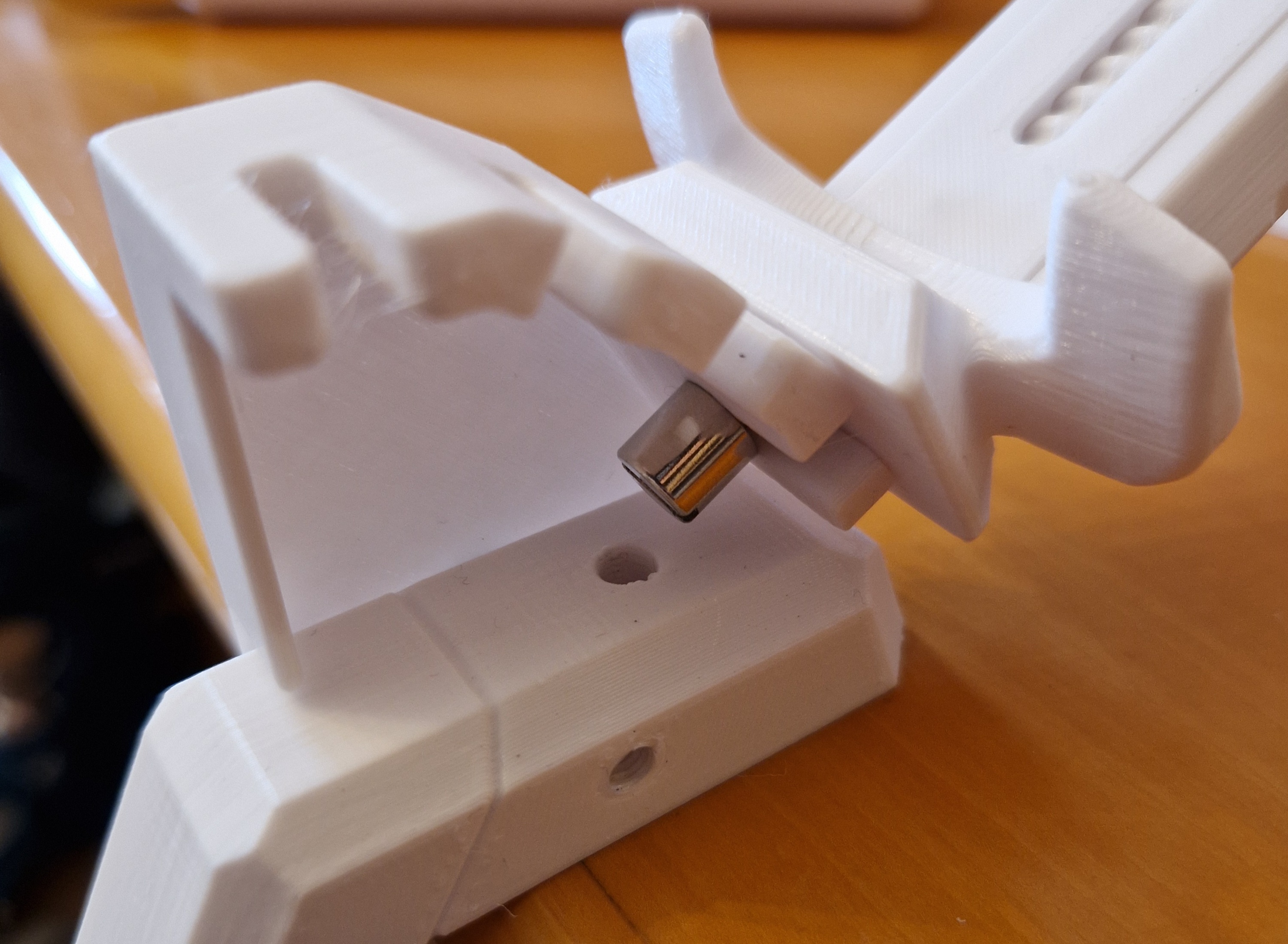 Camera table clamp for repeatable model or sample shots by Frohmann