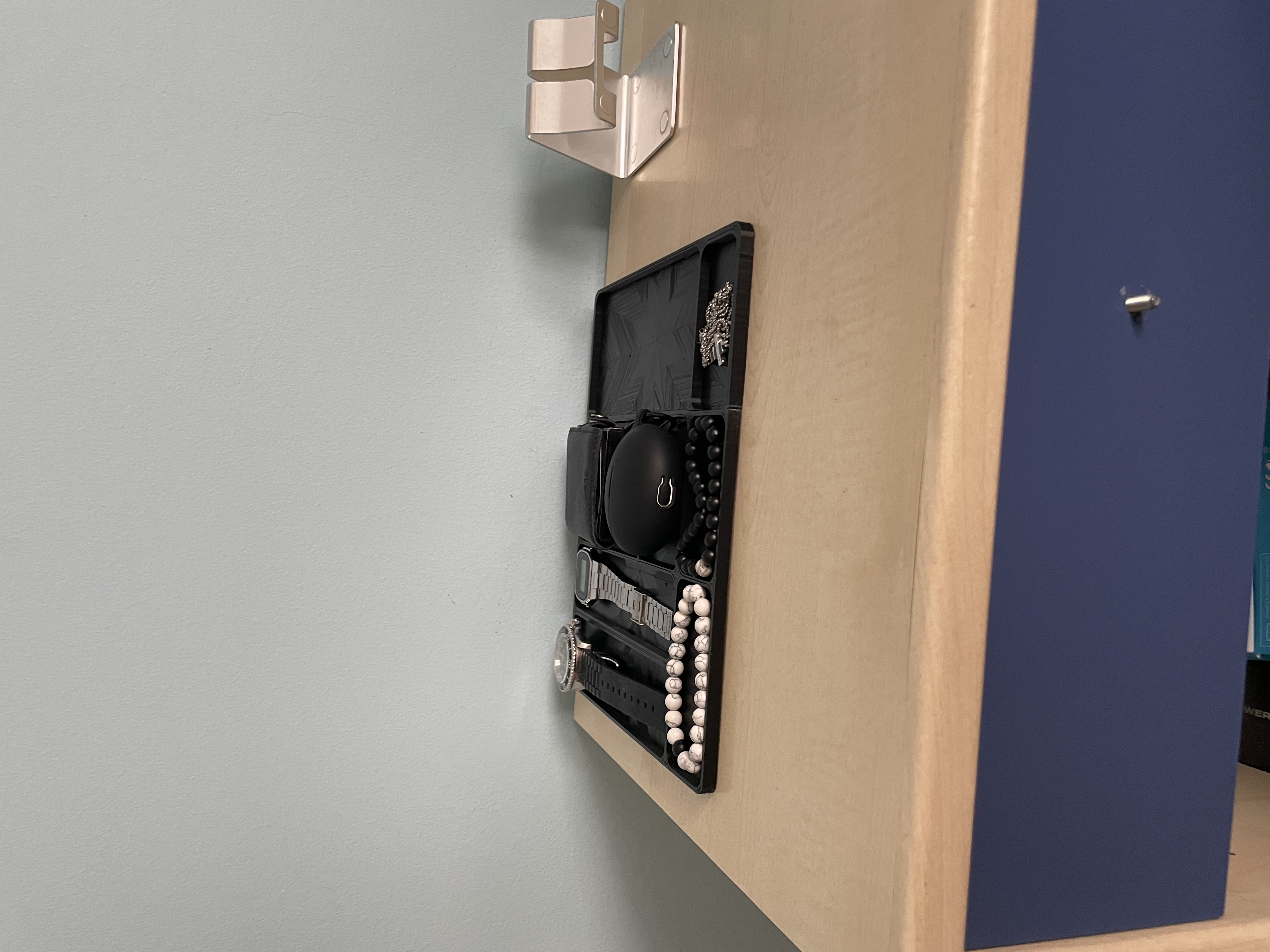 Miniatura 3 do modelo 3D Night Table/bedside table Organizer
