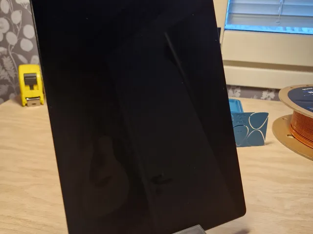 Tablet stand // Brick