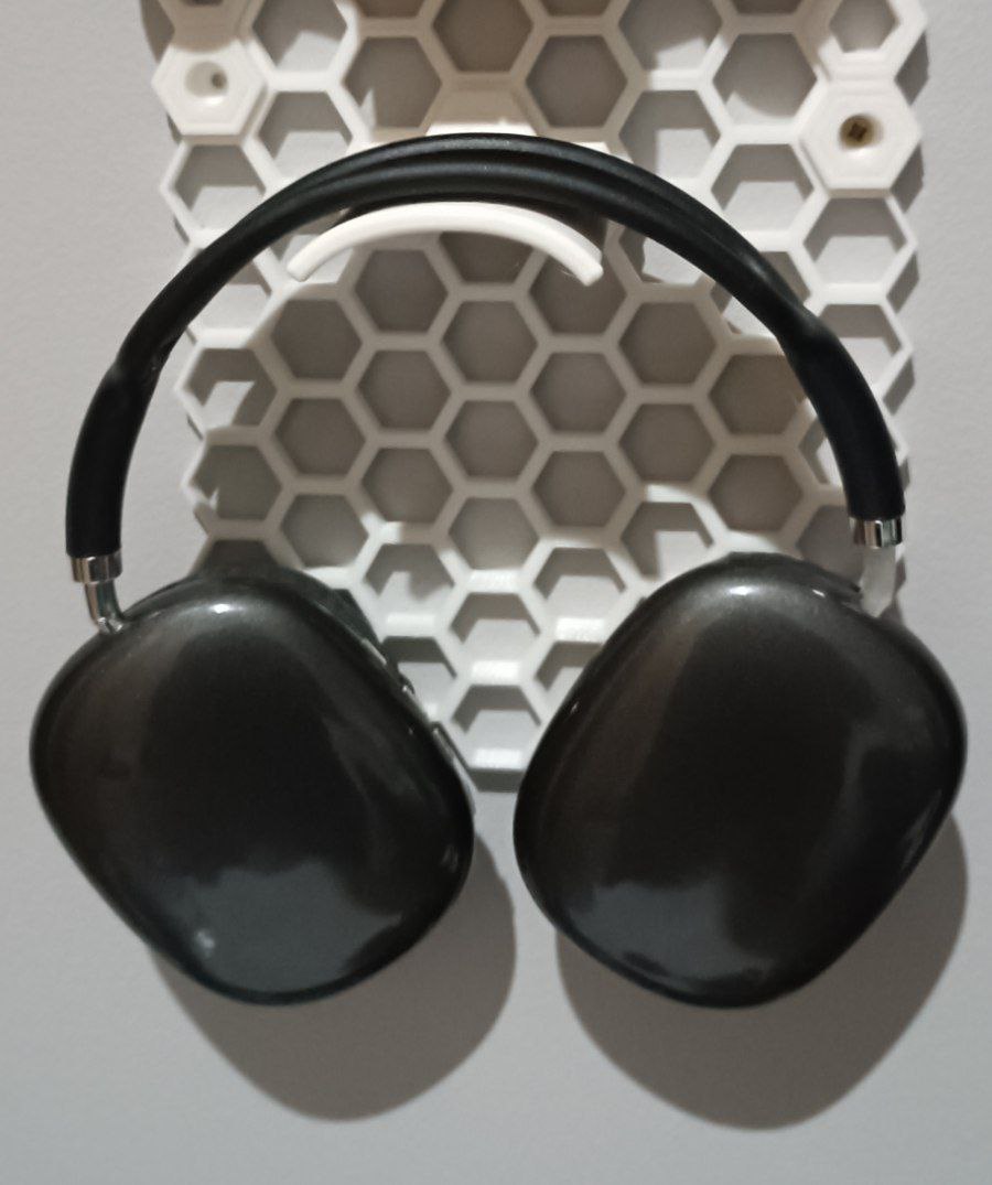 Honeycomb headphone holder for P9