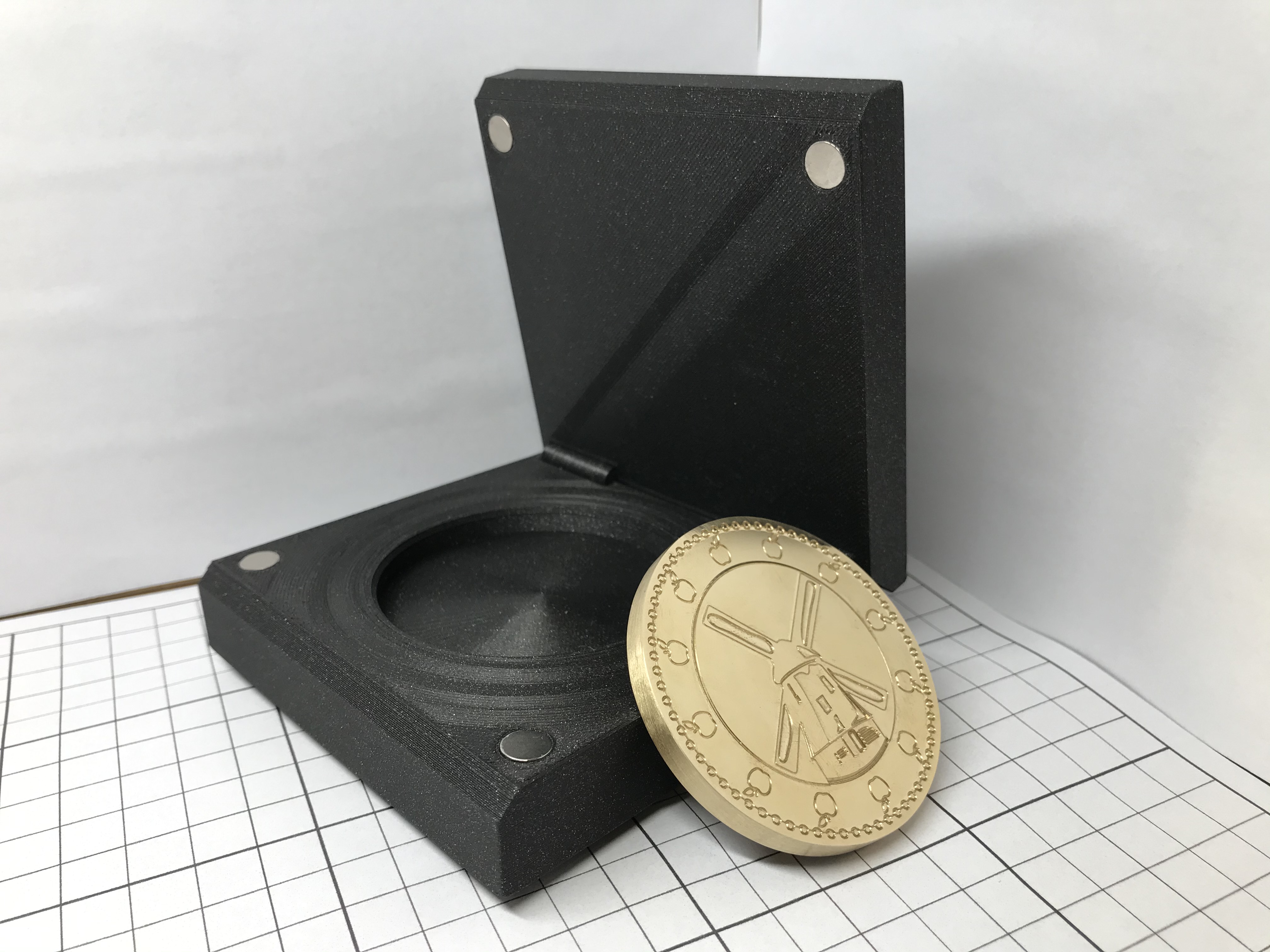 Collector coin - jewelry box