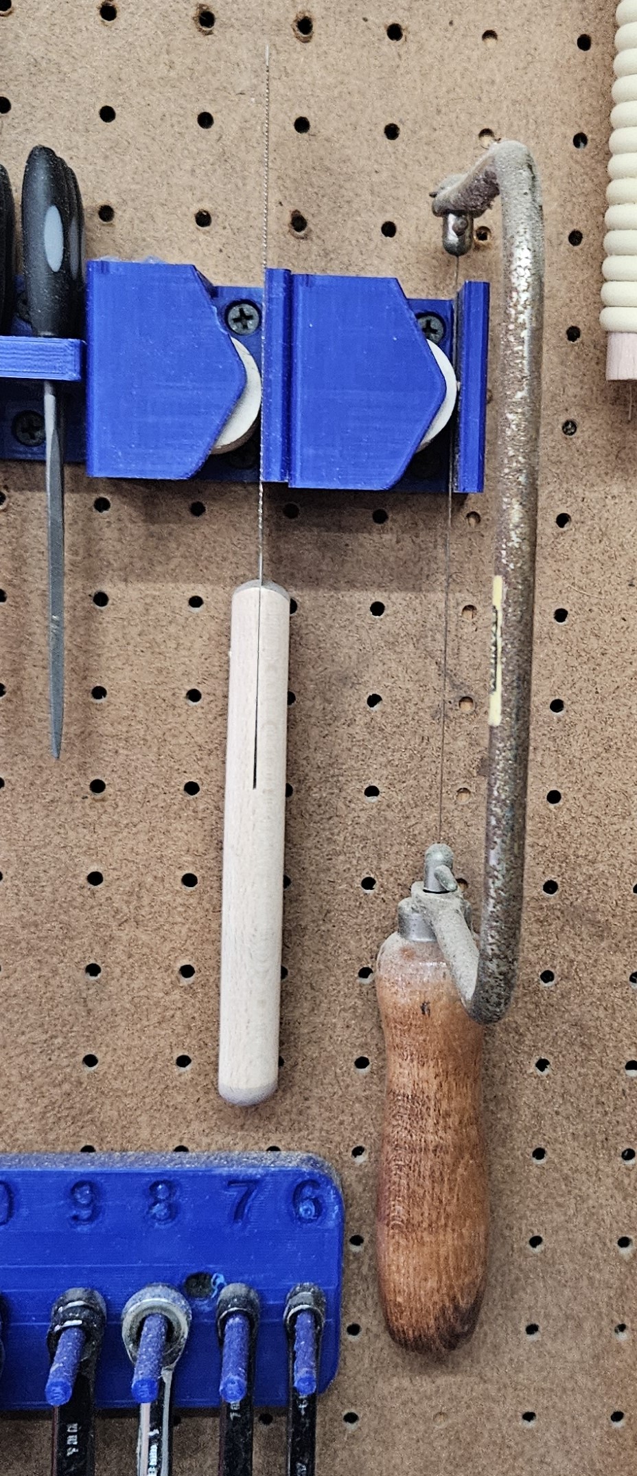 Compact Hand Saw Holder by blackjackbender Download free STL model