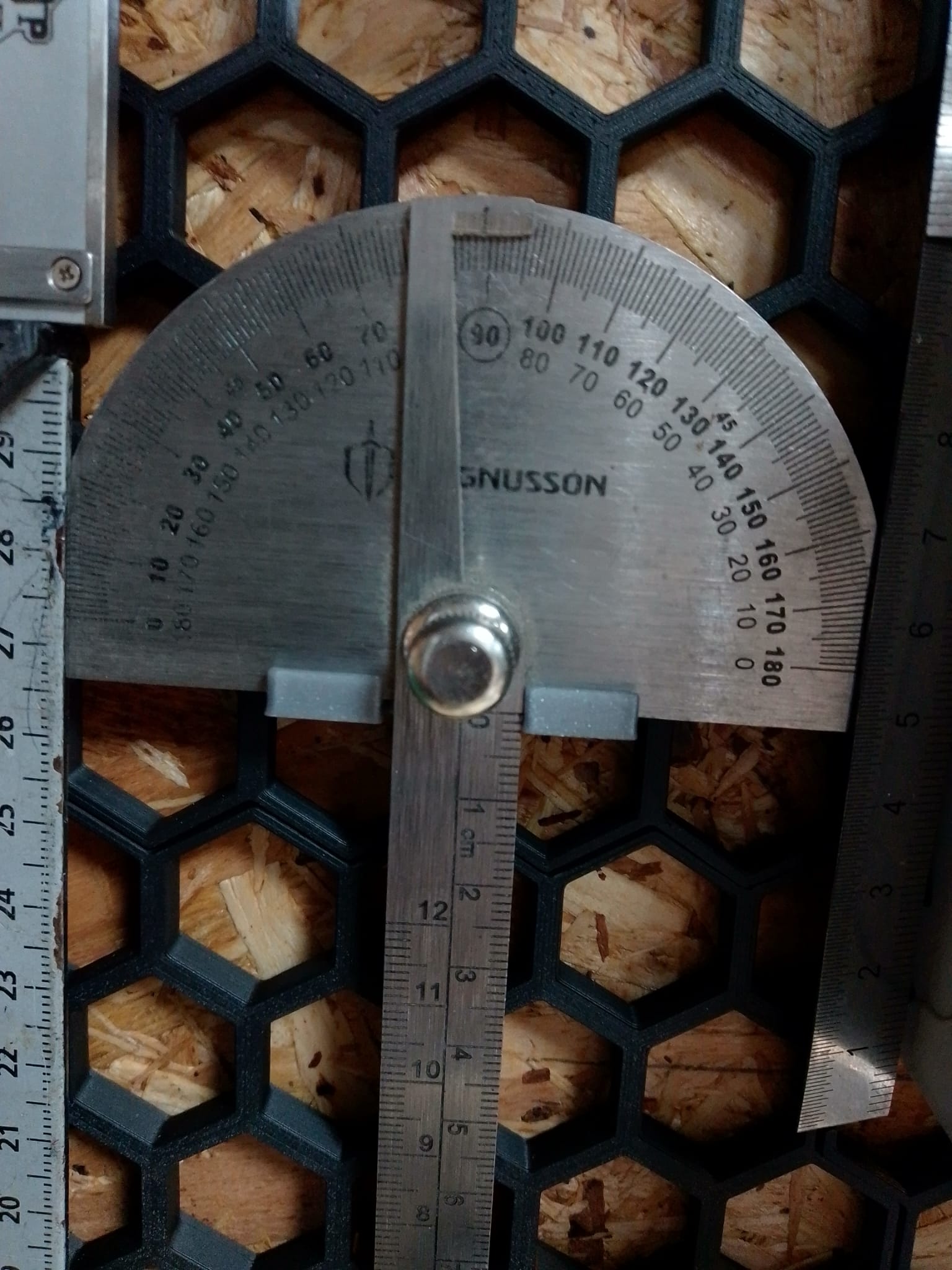 angle protractor hook - honeycomb wall